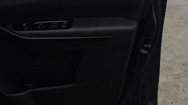 View Mahindra XUV700 Image 41 Used Mahindra XUV700 Image 41