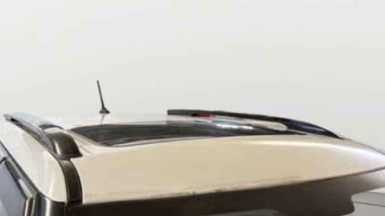 Used 2023 Mahindra XUV300 Used 2023 Mahindra XUV300