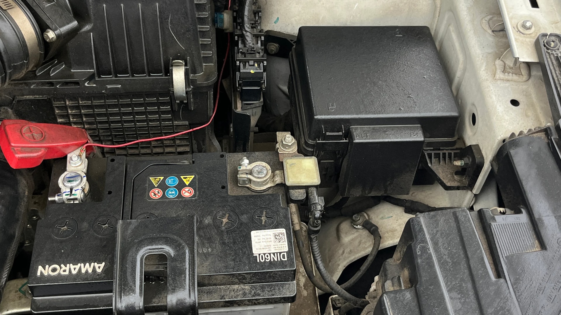 View 2022 Mahindra XUV300 W4 Petrol BS IV Image 30 Used 2022 Mahindra XUV300 W4 Petrol BS IV Image 30
