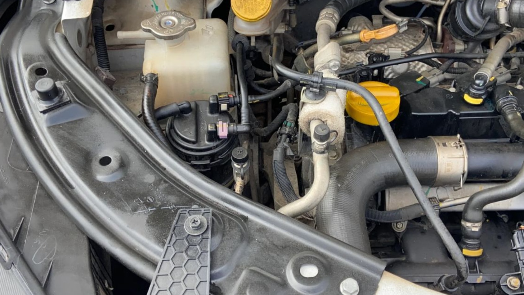 View 2022 Nissan Magnite Turbo XV Premium CVT Image 3 Used 2022 Nissan Magnite Turbo XV Premium CVT Image 3