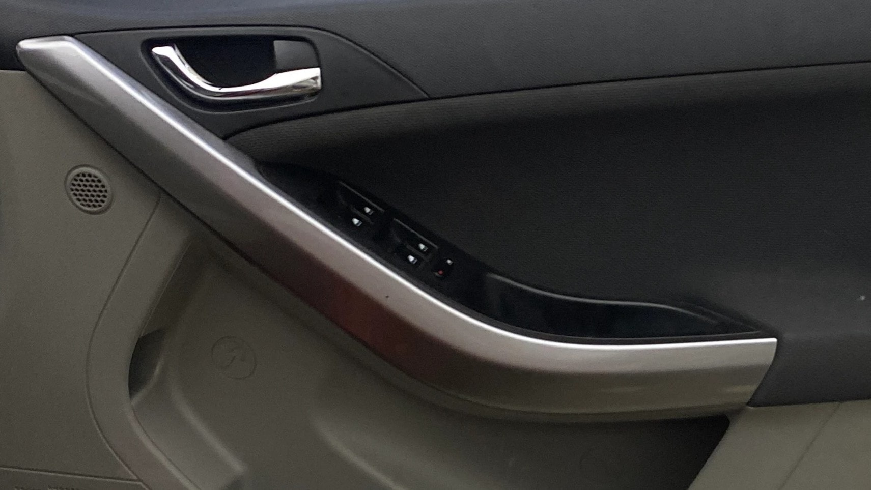 View 2018 Tata Nexon Revotron XE Image 33 Used 2018 Tata Nexon Revotron XE Image 33