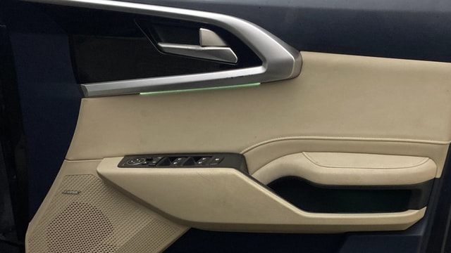 View Kia Carens Image 35 Used Kia Carens Image 35