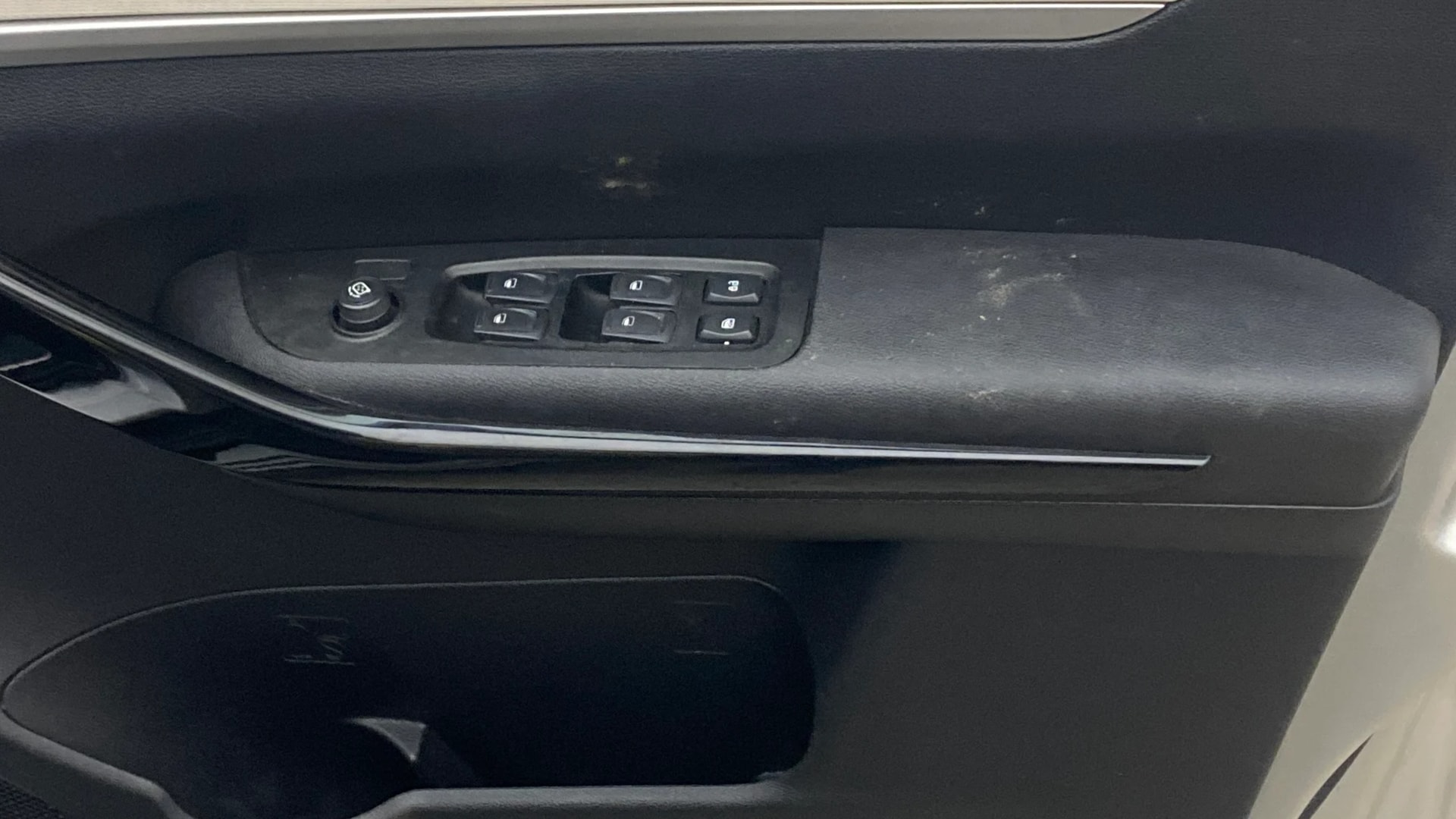 Used 2022 Mahindra XUV700 Used 2022 Mahindra XUV700