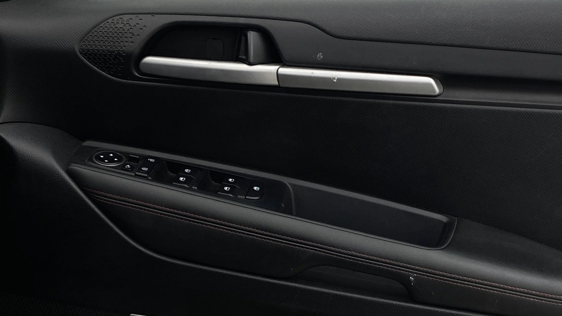 View 2020 Kia Sonet GTX Plus DCT Petrol Image 35 Used 2020 Kia Sonet GTX Plus DCT Petrol Image 35