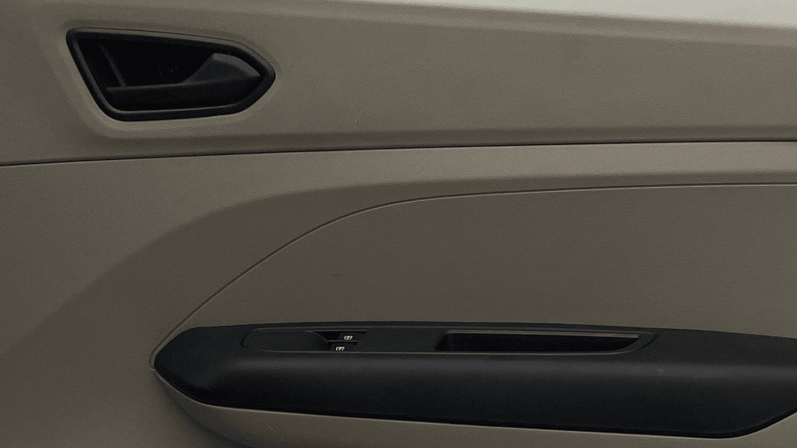 View 2025 Renault Triber Emotion Image 33 Used 2025 Renault Triber Emotion Image 33