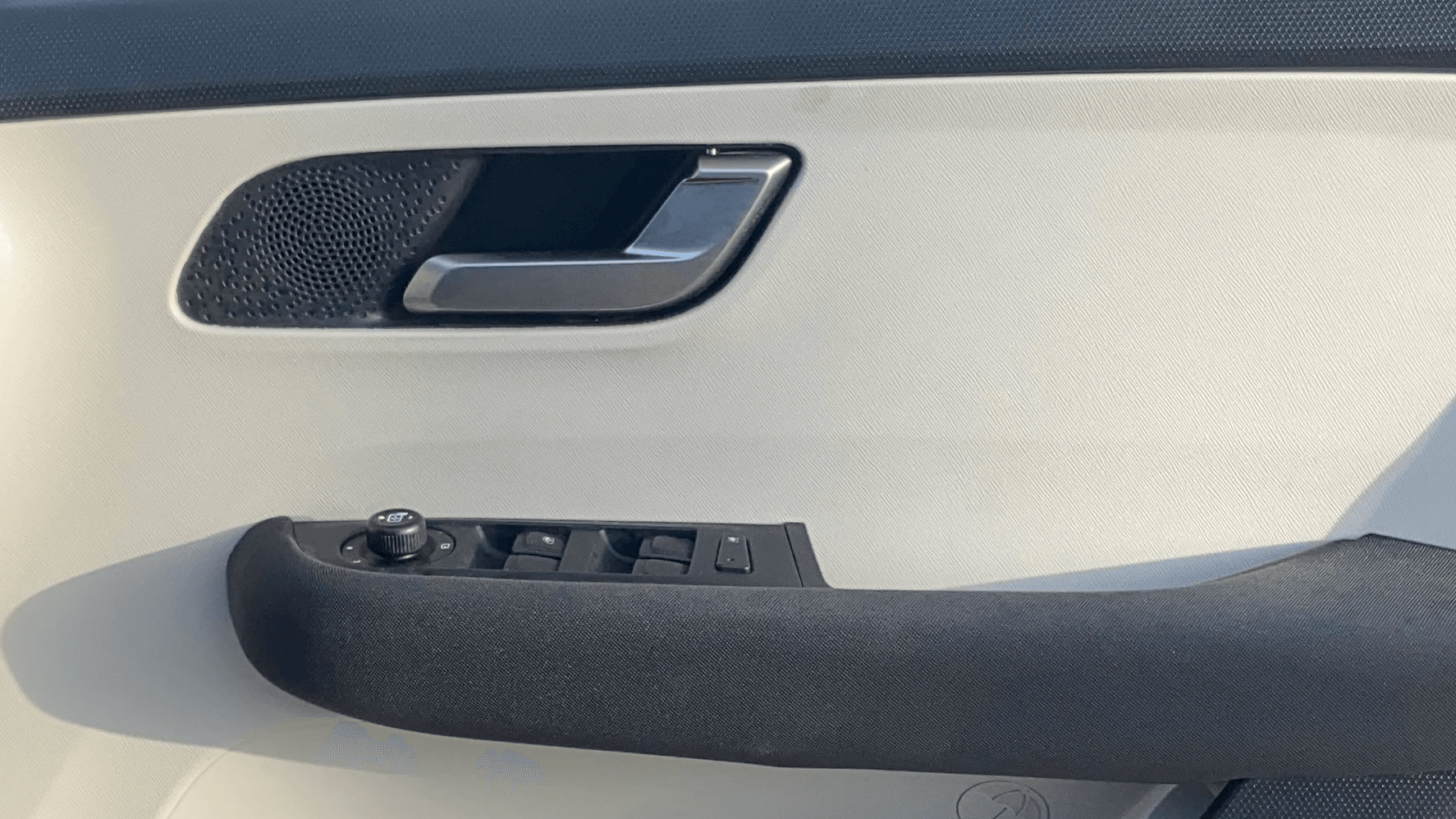 View 2022 Tata Altroz XZ Petrol Image 34 Used 2022 Tata Altroz XZ Petrol Image 34