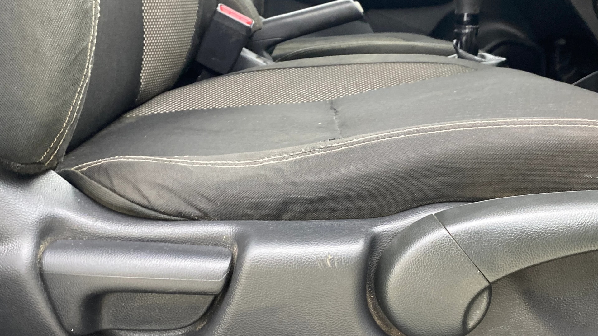 View 2018 Honda WR-V S MT Diesel Edge Edition Image 11 Used 2018 Honda WR-V S MT Diesel Edge Edition Image 11