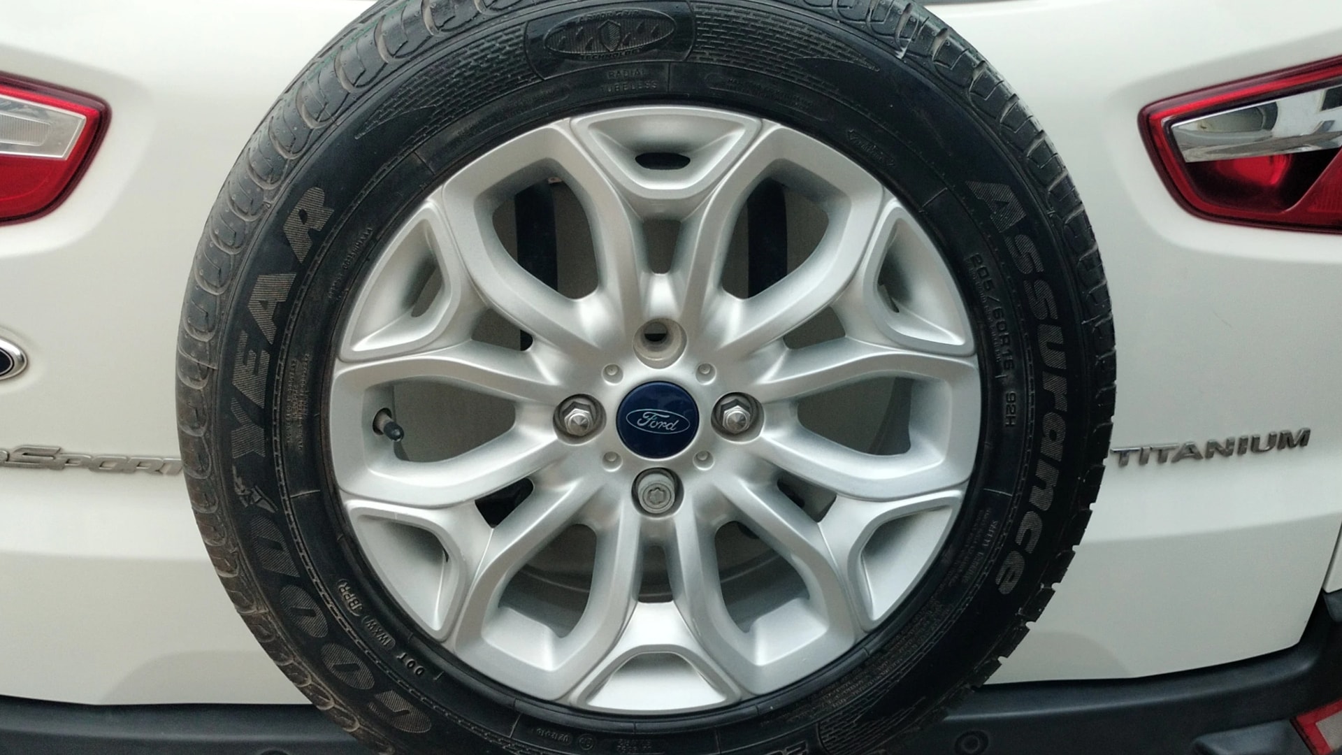 View 2016 Ford EcoSport 1.5 TDCi Diesel Ambiente BS IV Image 15 Used 2016 Ford EcoSport 1.5 TDCi Diesel Ambiente BS IV Image 15