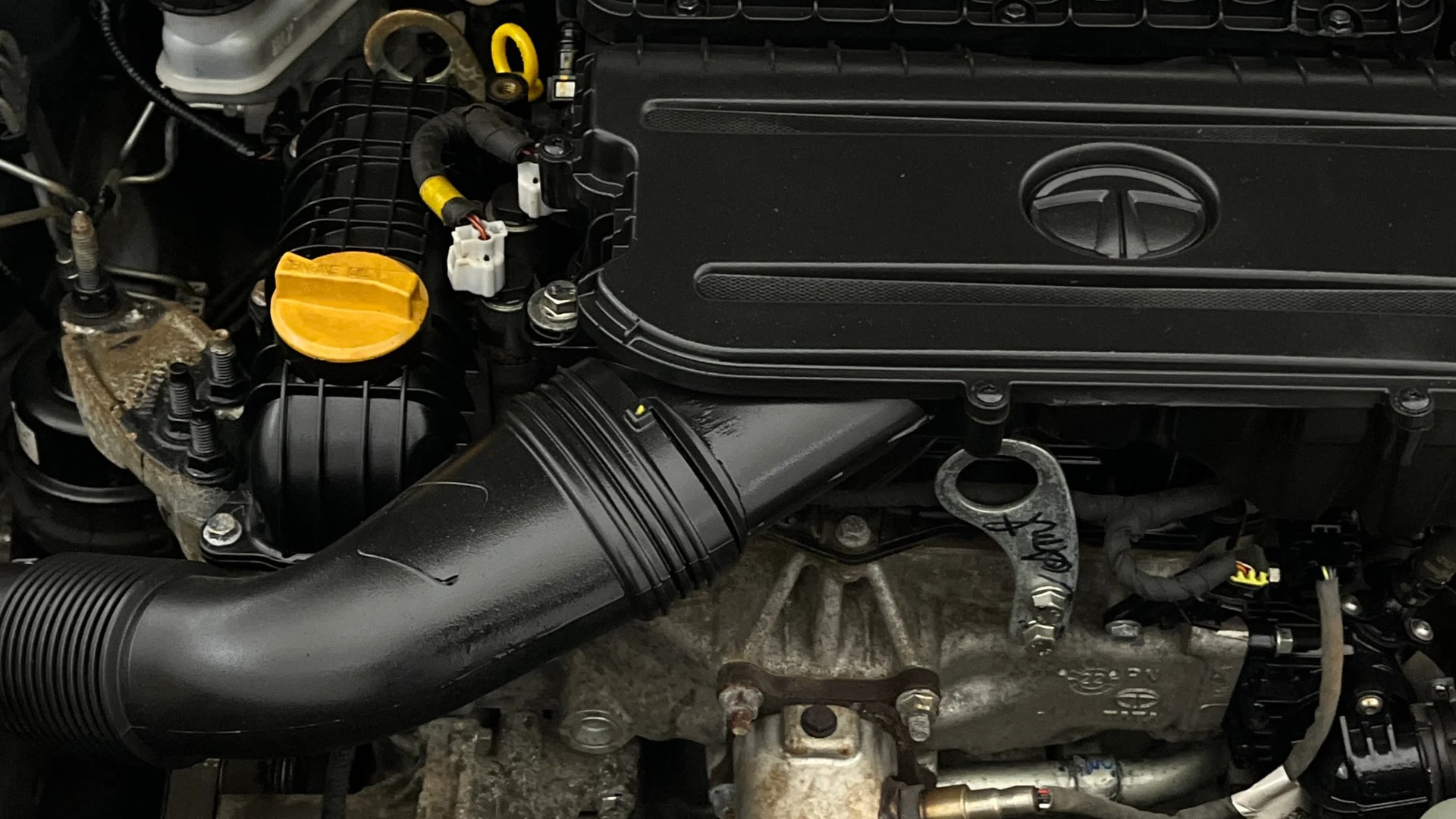 View 2023 Tata Tigor XE Diesel Image 3 Used 2023 Tata Tigor XE Diesel Image 3