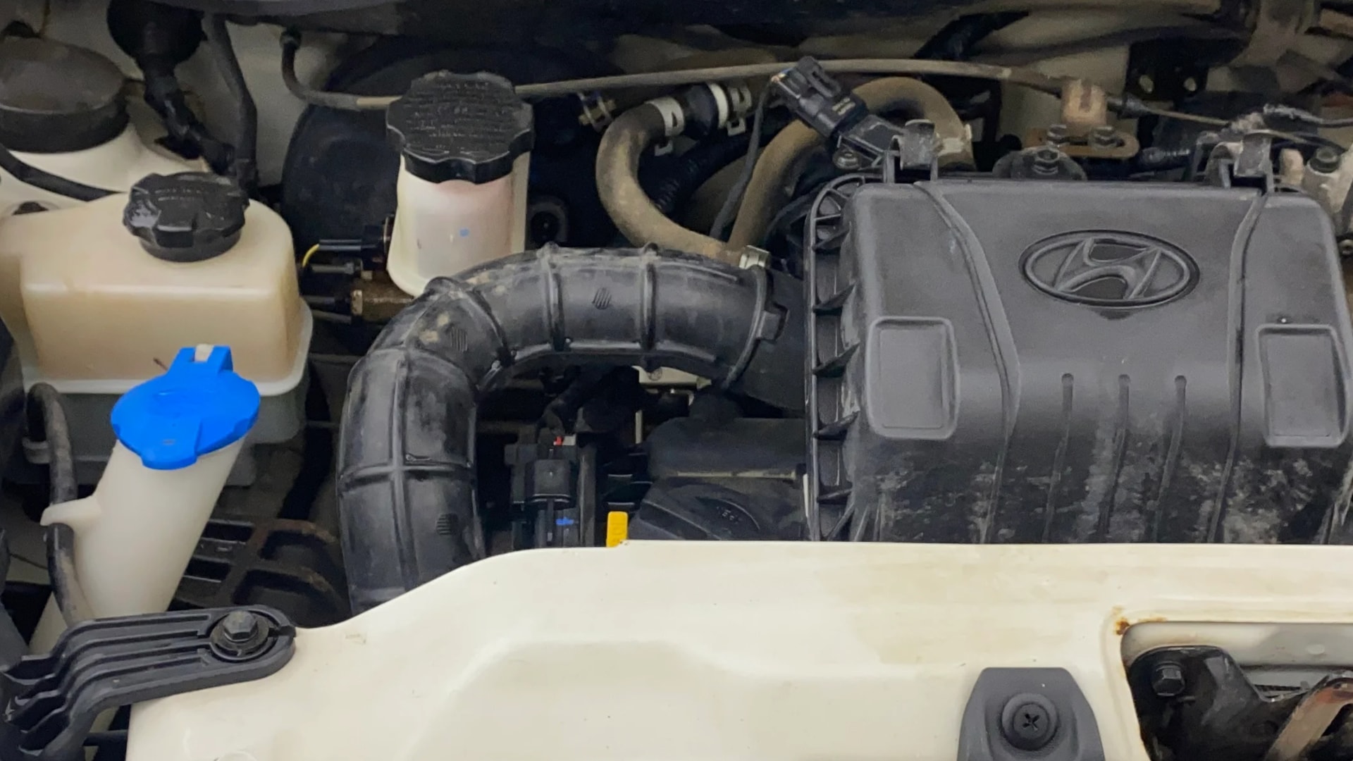 View 2018 Hyundai EON Era Plus Image 3 Used 2018 Hyundai EON Era Plus Image 3