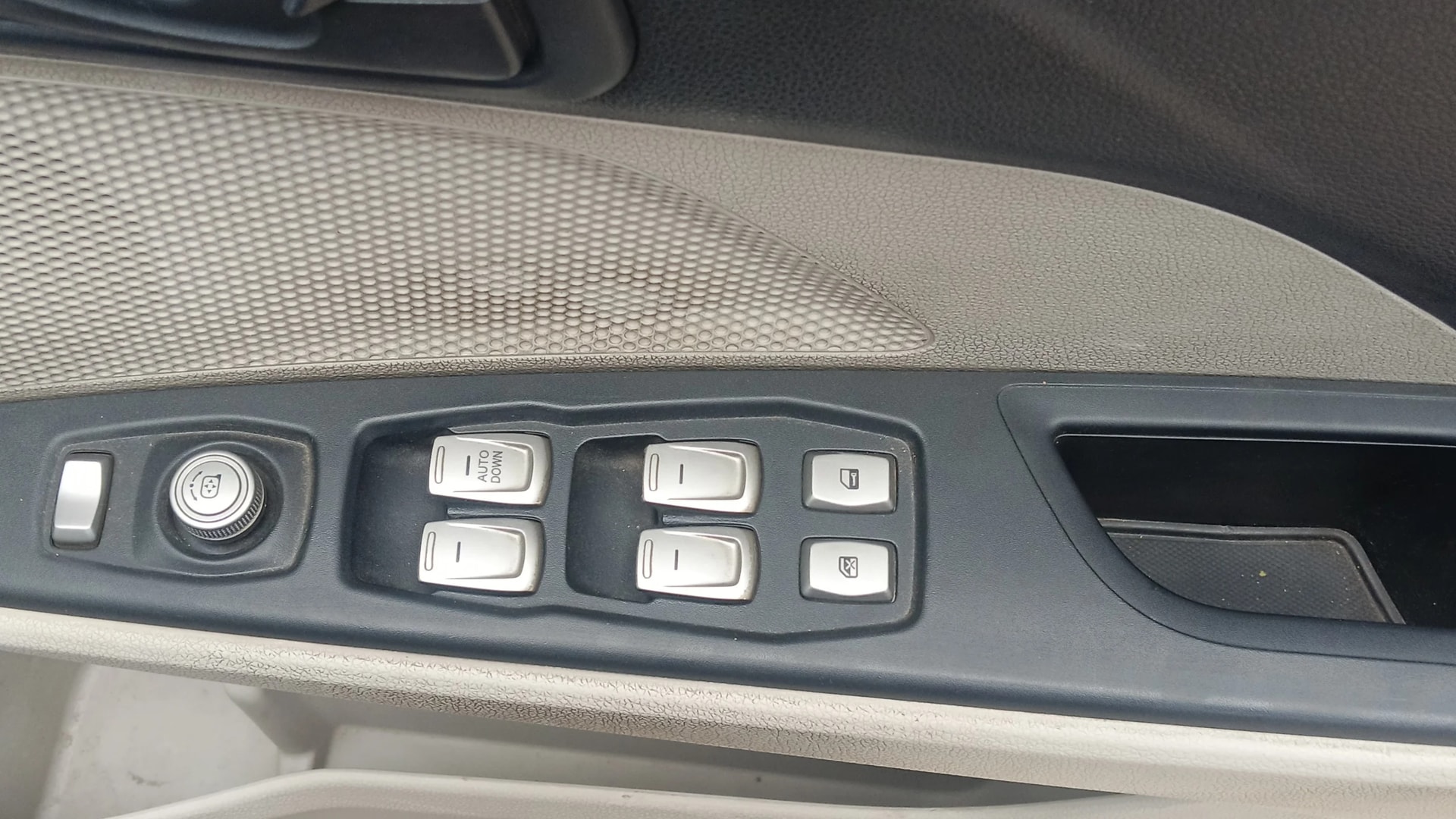 Used 2024 Mahindra XUV300 Used 2024 Mahindra XUV300