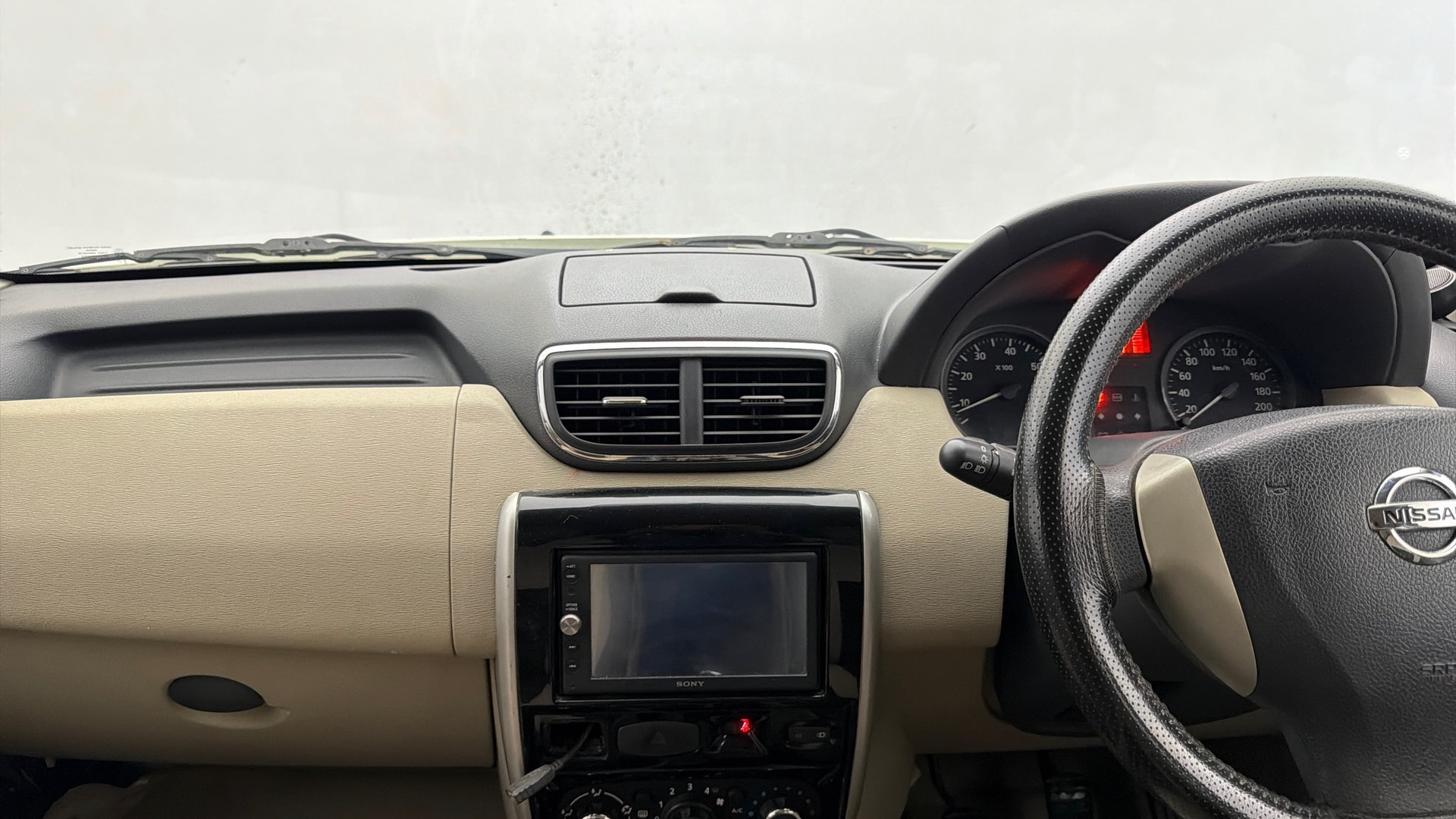 Used 2015 Nissan Terrano Used 2015 Nissan Terrano