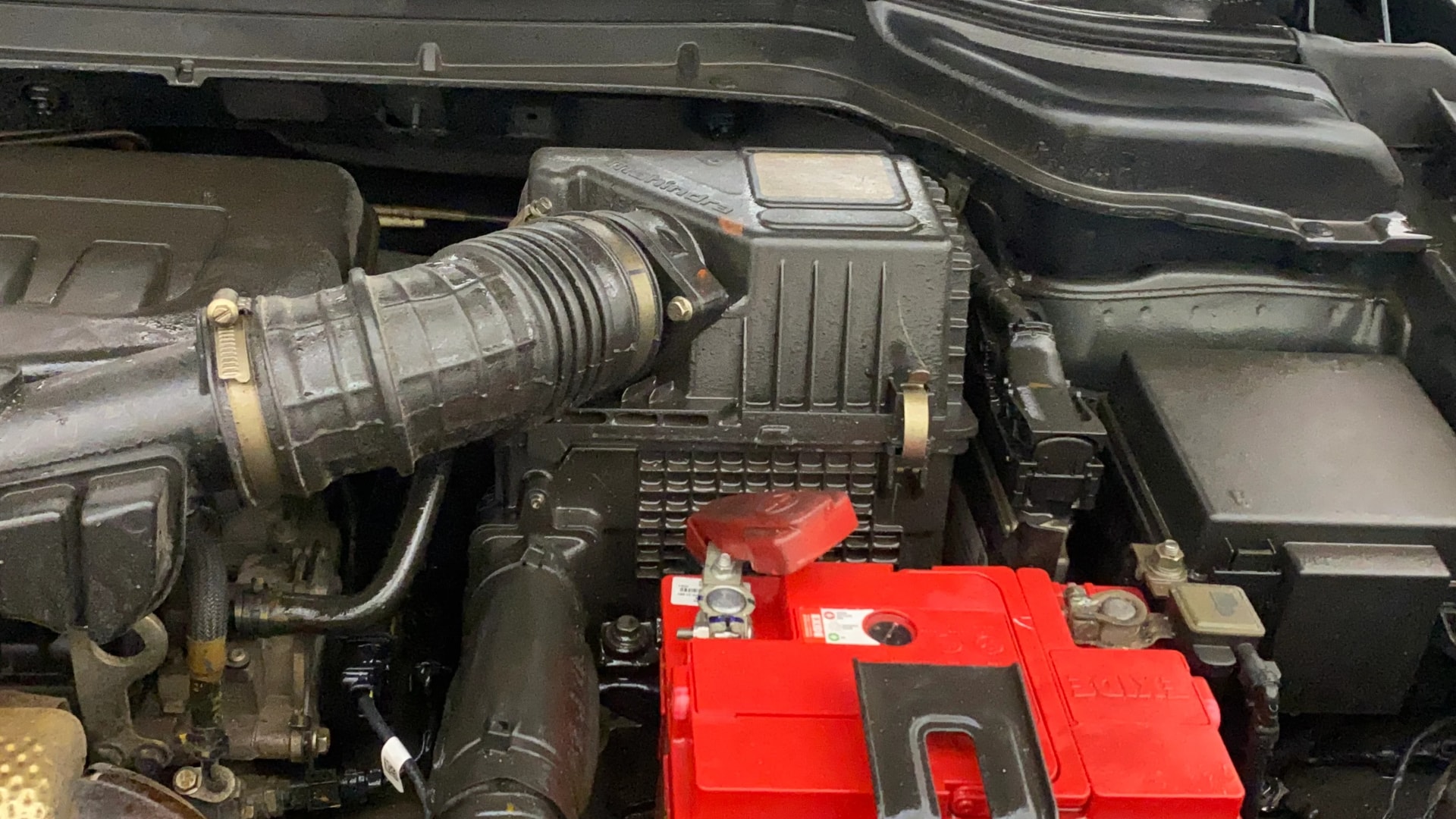 Used 2023 Mahindra XUV300 Used 2023 Mahindra XUV300