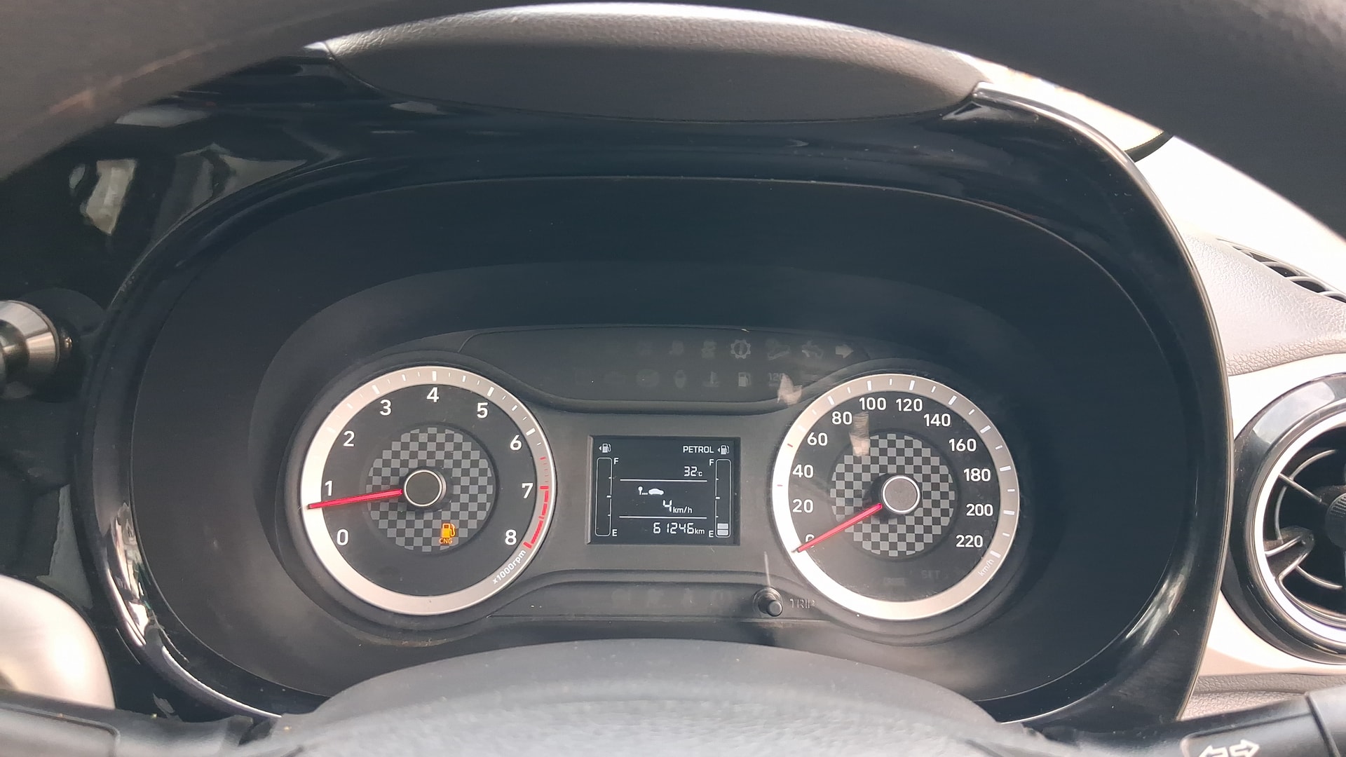 View 2022 Hyundai Grand i10 Nios Sportz CNG Image 35 Used 2022 Hyundai Grand i10 Nios Sportz CNG Image 35