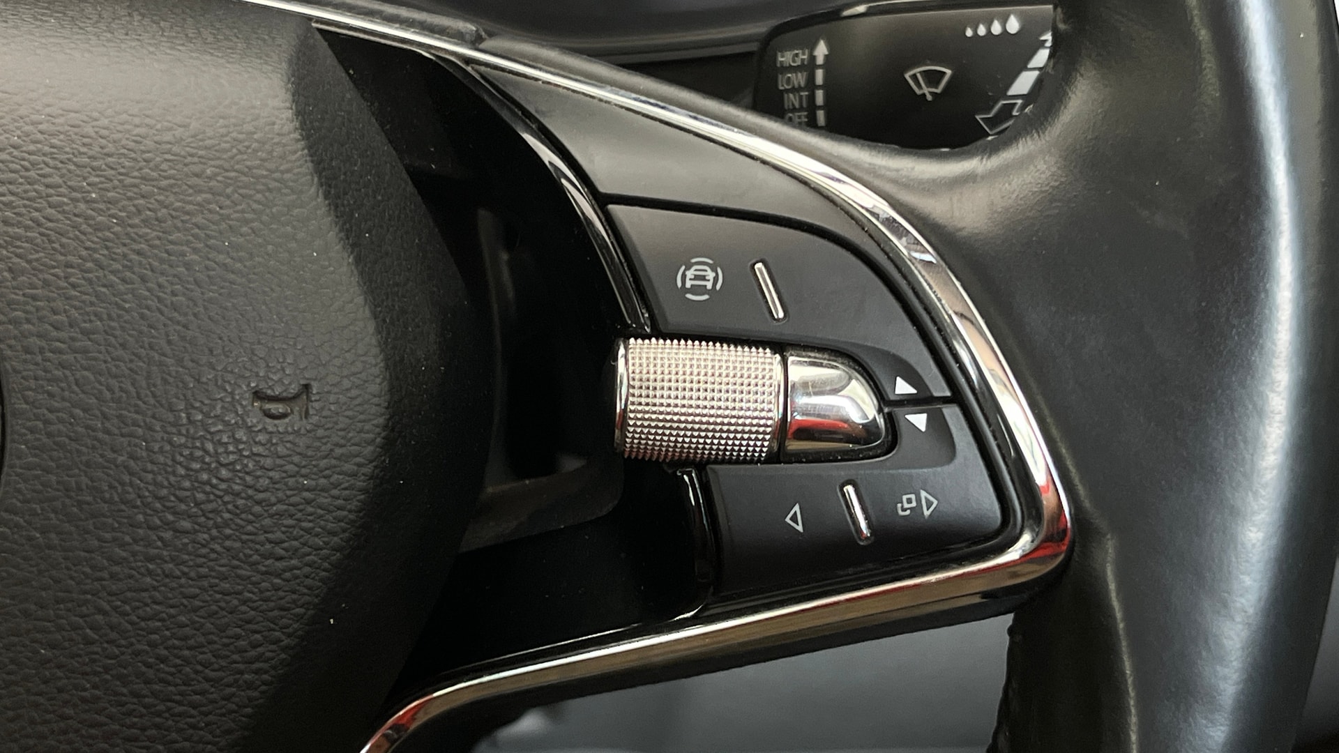 View 2021 Skoda Kushaq Style 1.0 TSI MT Image 3 Used 2021 Skoda Kushaq Style 1.0 TSI MT Image 3