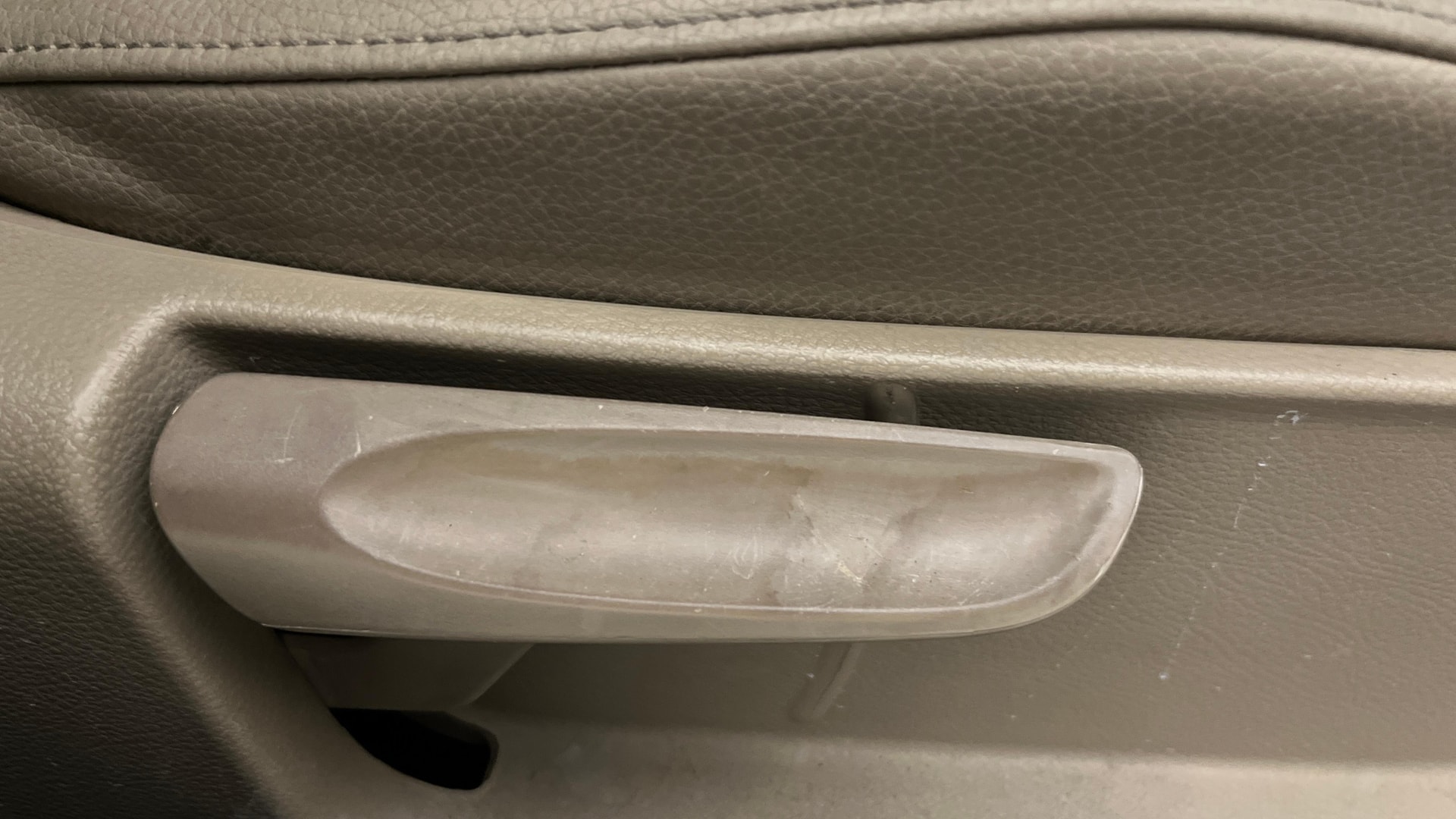 View 2016 Volkswagen Vento DSG Image 11 Used 2016 Volkswagen Vento DSG Image 11