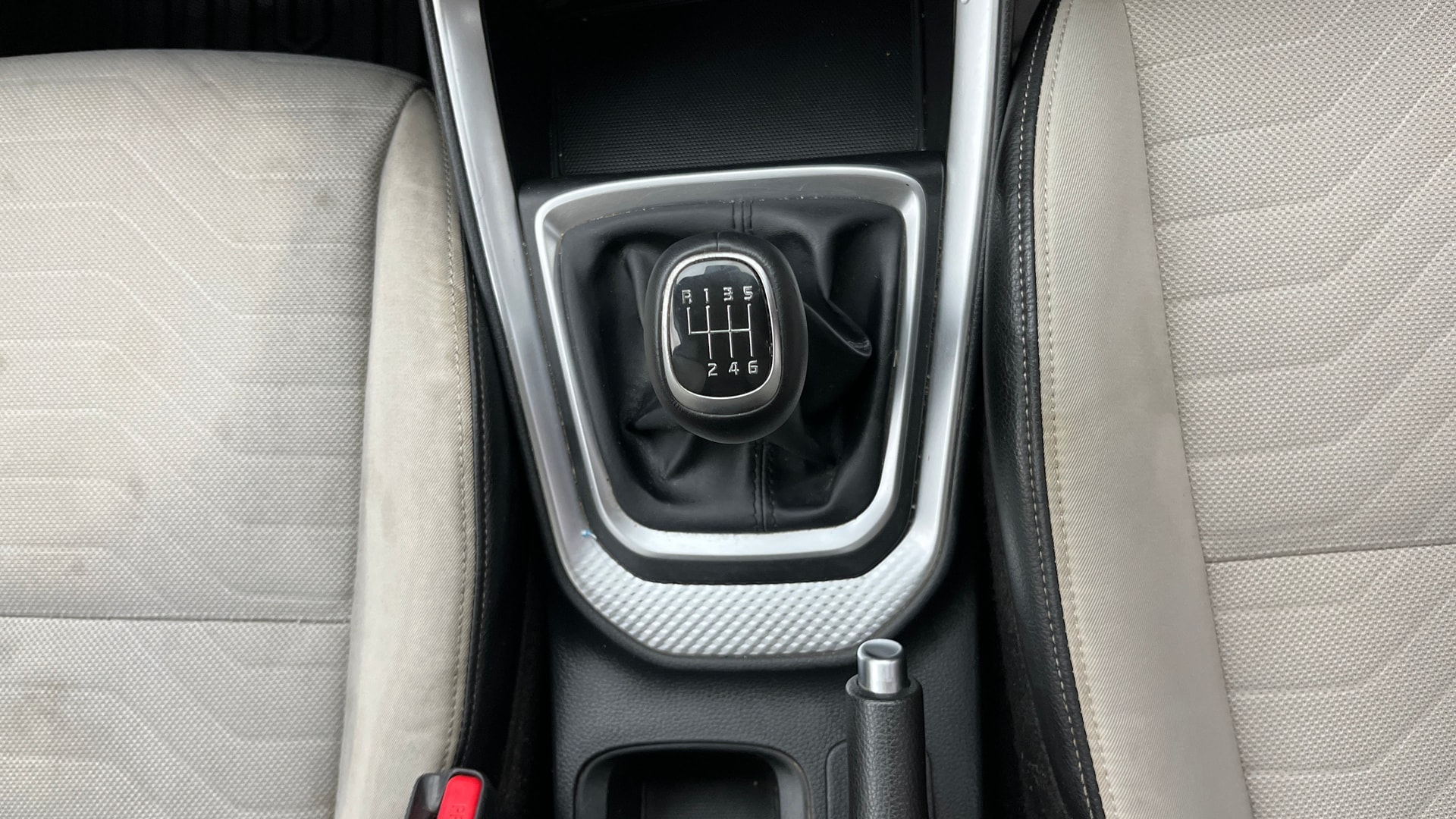 View 2021 Kia Sonet HTX iMT Petrol Image 42 Used 2021 Kia Sonet HTX iMT Petrol Image 42
