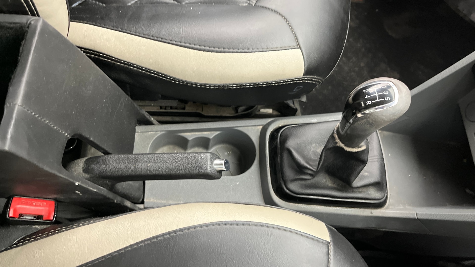 View 2018 Tata Tigor XT Petrol Image 38 Used 2018 Tata Tigor XT Petrol Image 38