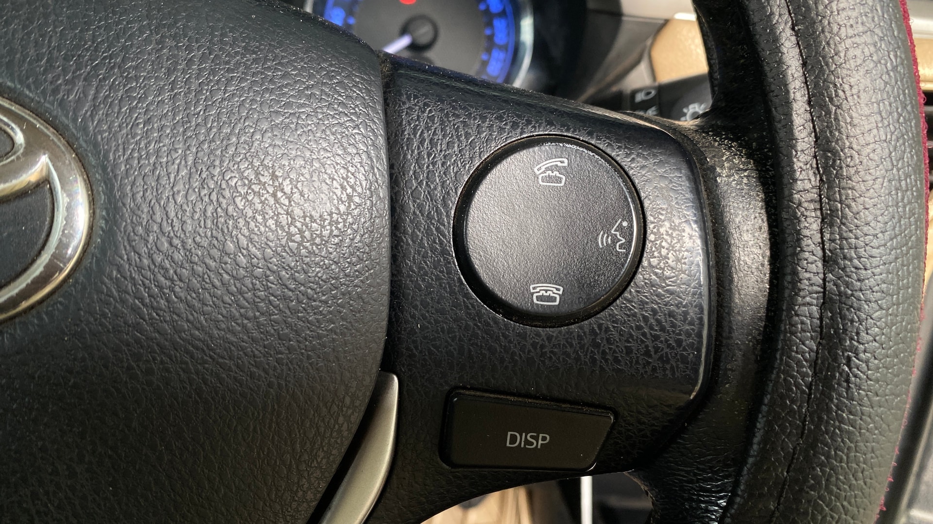 View 2015 Toyota Corolla Altis Diesel GL Image 3 Used 2015 Toyota Corolla Altis Diesel GL Image 3