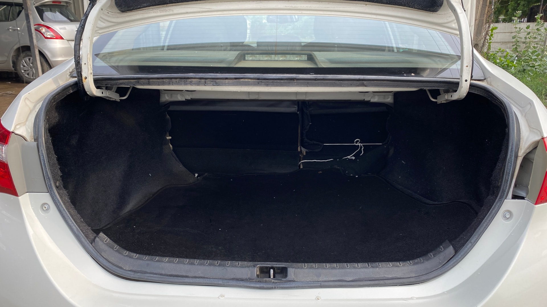 View 2015 Toyota Corolla Altis Diesel GL Image 11 Used 2015 Toyota Corolla Altis Diesel GL Image 11