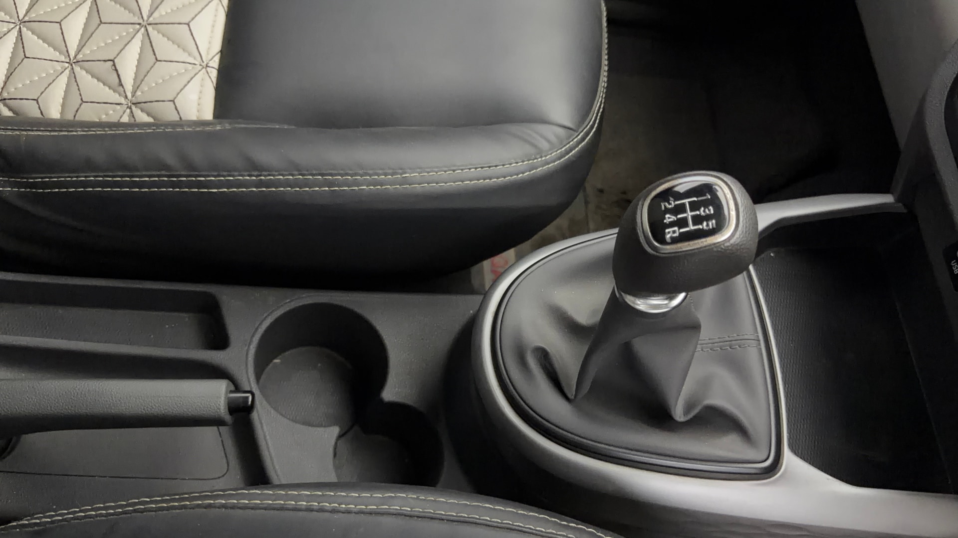 View 2022 Hyundai Grand i10 Nios Sportz Petrol Image 39 Used 2022 Hyundai Grand i10 Nios Sportz Petrol Image 39