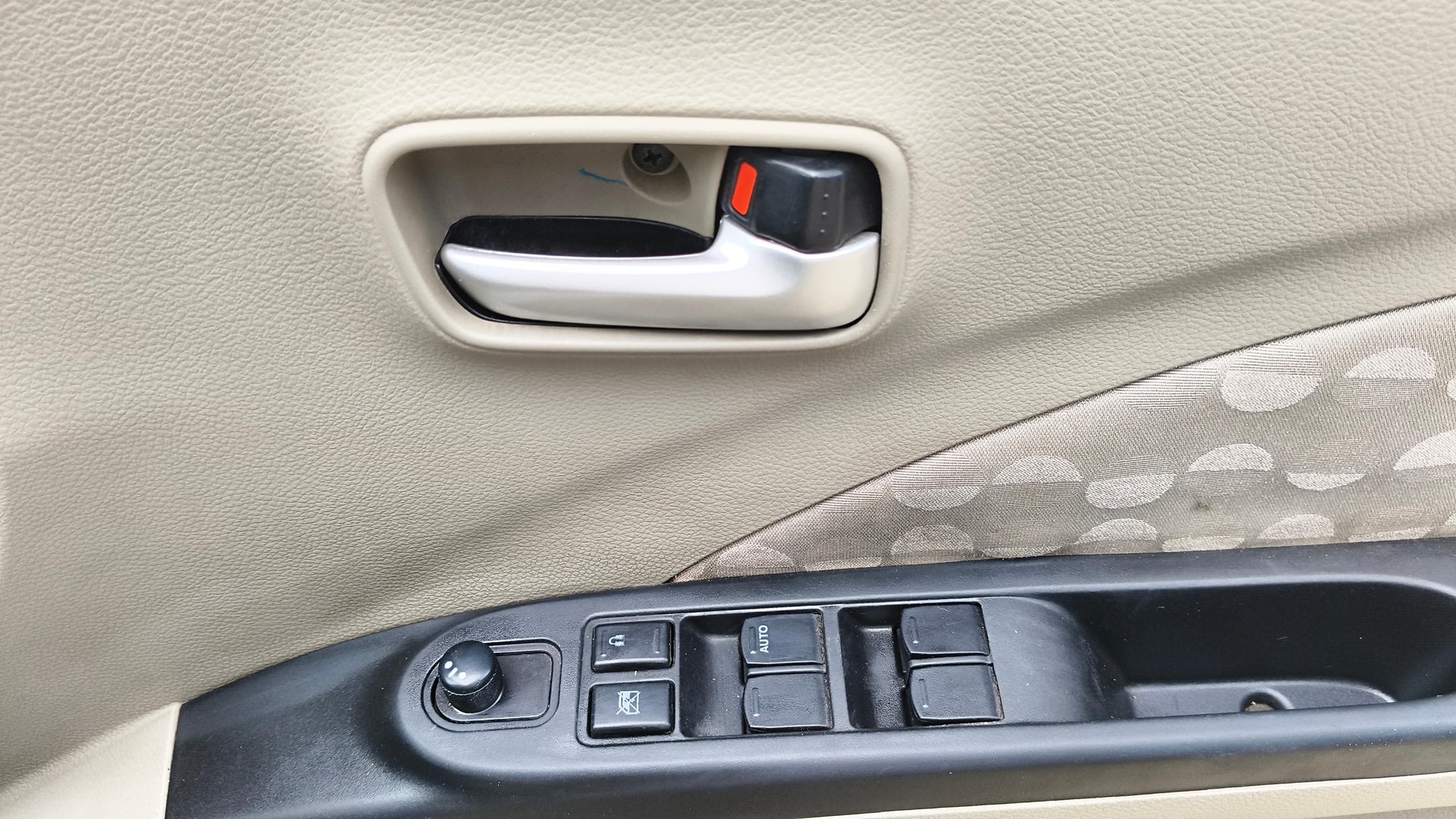 View 2017 Maruti Suzuki 1000 Base Variant Image 32 Used 2017 Maruti Suzuki 1000 Base Variant Image 32