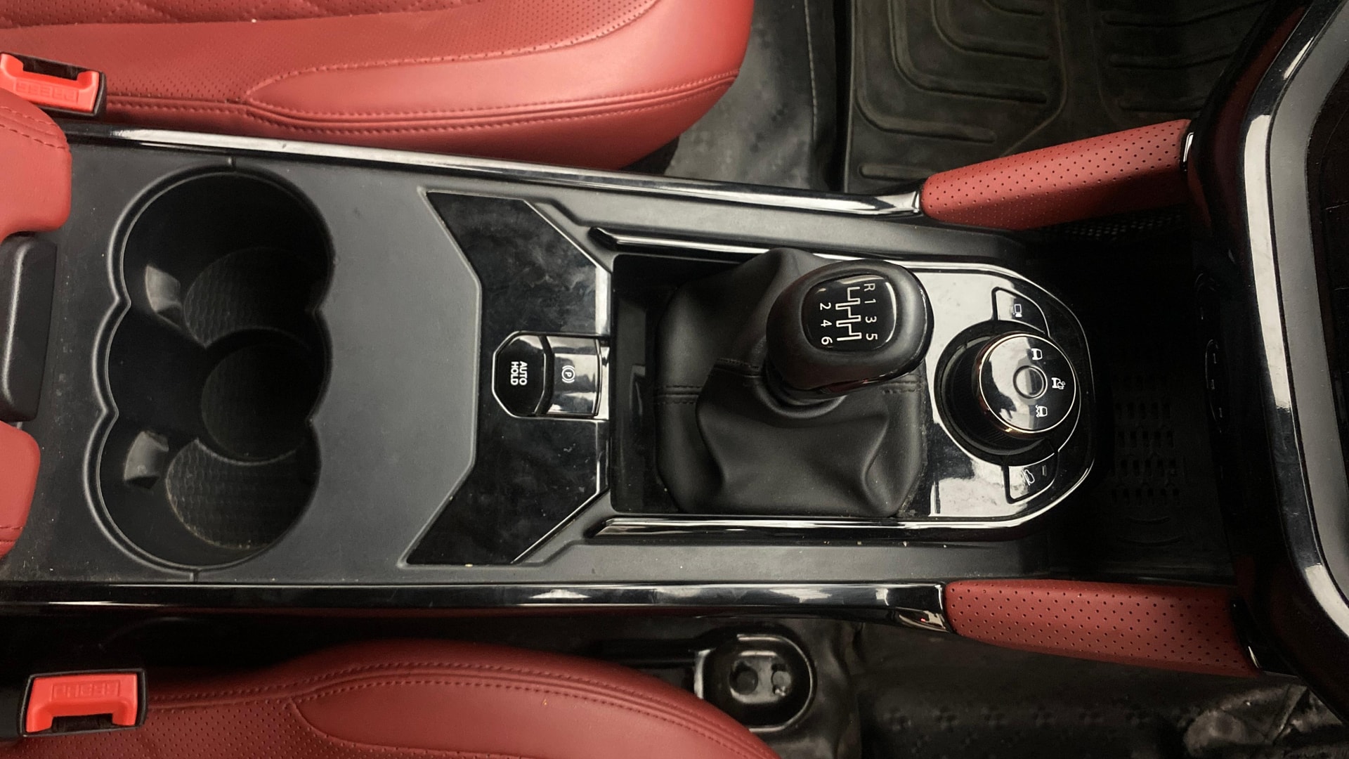 View 2024 Tata Harrier XZ plus Red Dark Edition Image 43 Used 2024 Tata Harrier XZ plus Red Dark Edition Image 43