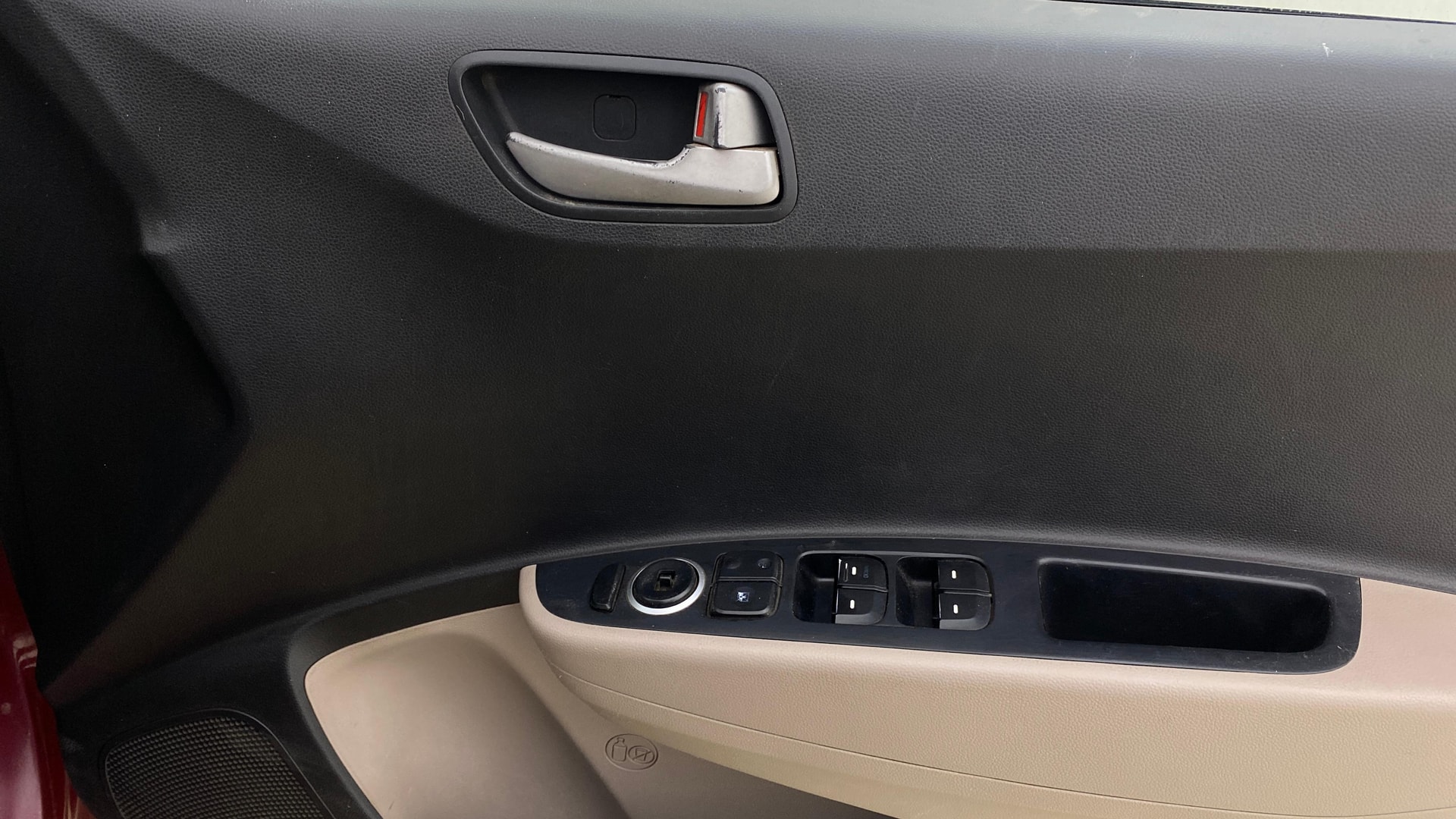 View 2015 Hyundai Grand i10 Sportz 1.2 Kappa Image 32 Used 2015 Hyundai Grand i10 Sportz 1.2 Kappa Image 32