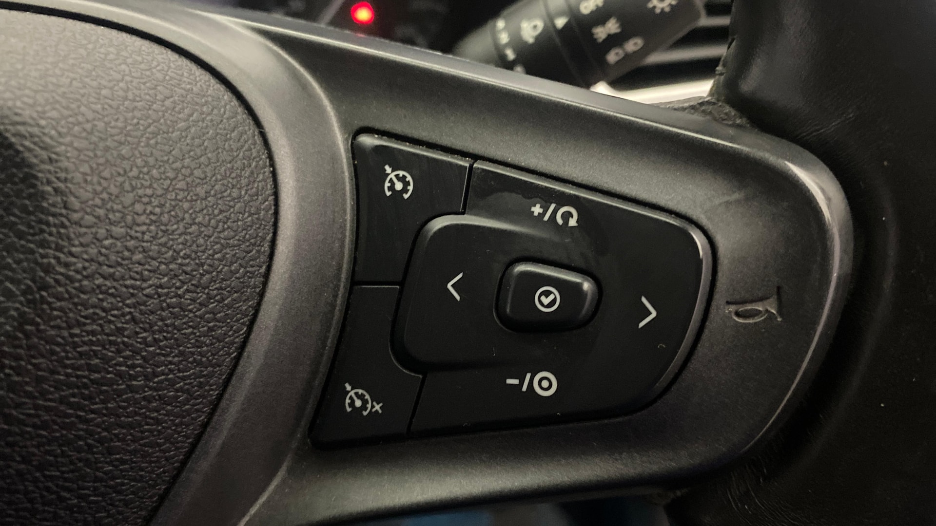 View 2020 Tata Altroz XZ Petrol Image 3 Used 2020 Tata Altroz XZ Petrol Image 3