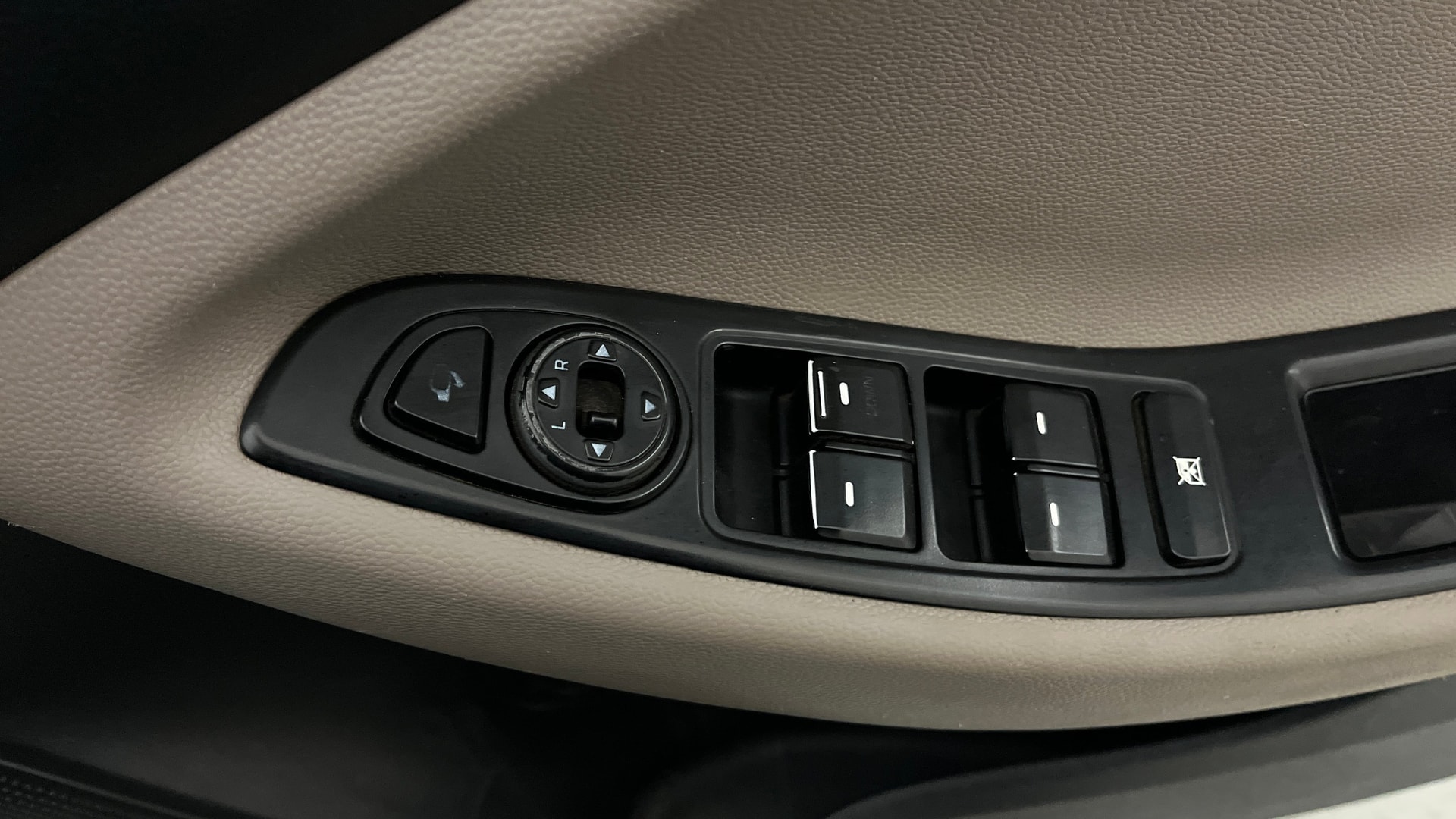 View 2020 Hyundai Elite i20 1.2 Sportz Plus Petrol Image 33 Used 2020 Hyundai Elite i20 1.2 Sportz Plus Petrol Image 33