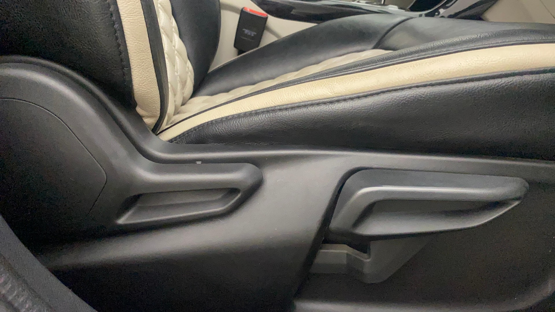 View 2020 Tata Nexon Revotron XE Image 11 Used 2020 Tata Nexon Revotron XE Image 11
