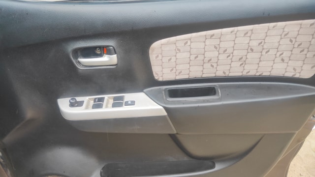 View Maruti Suzuki 1000 Image 37 Used Maruti Suzuki 1000 Image 37