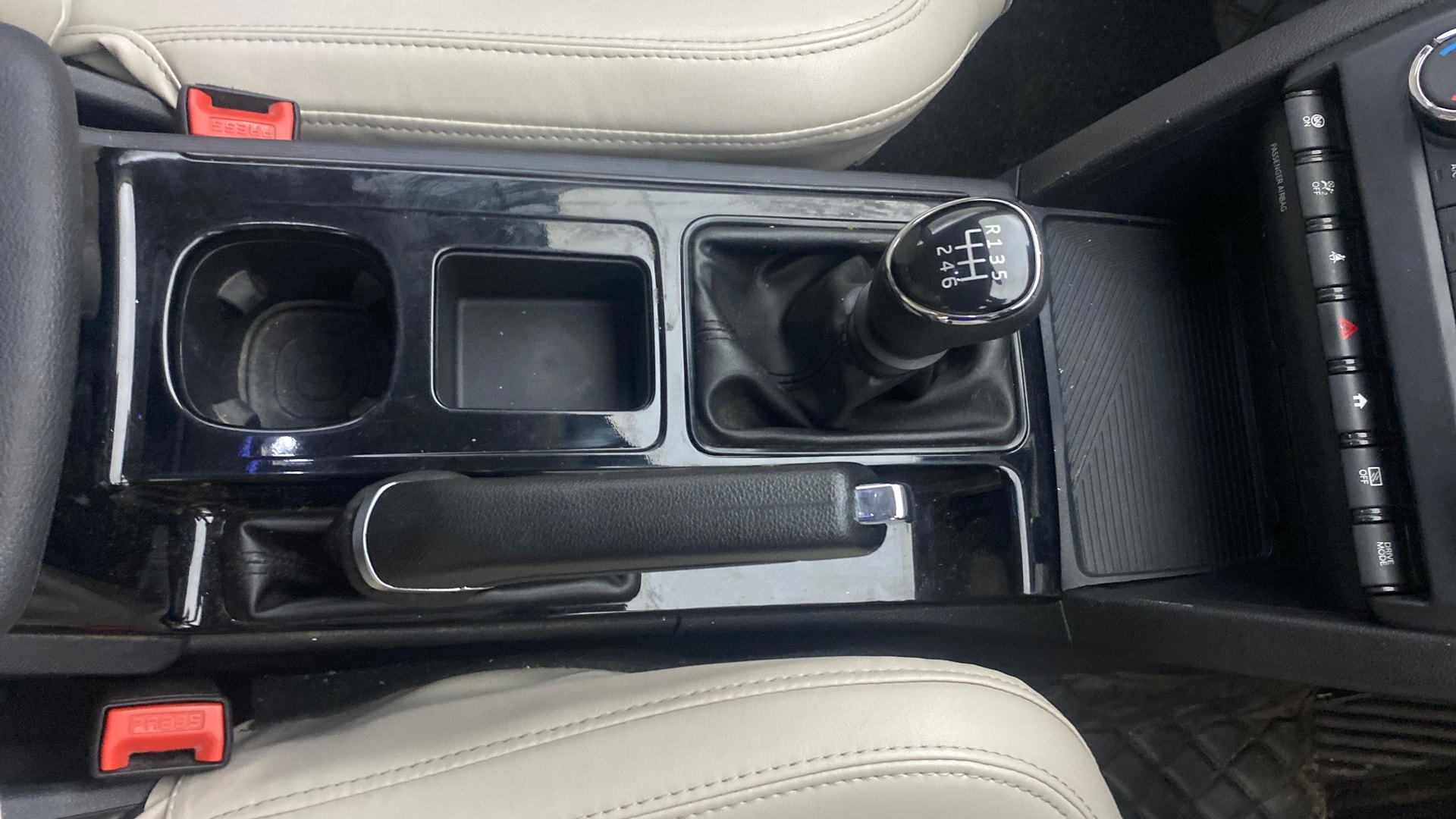 Used 2022 Mahindra XUV700 Used 2022 Mahindra XUV700