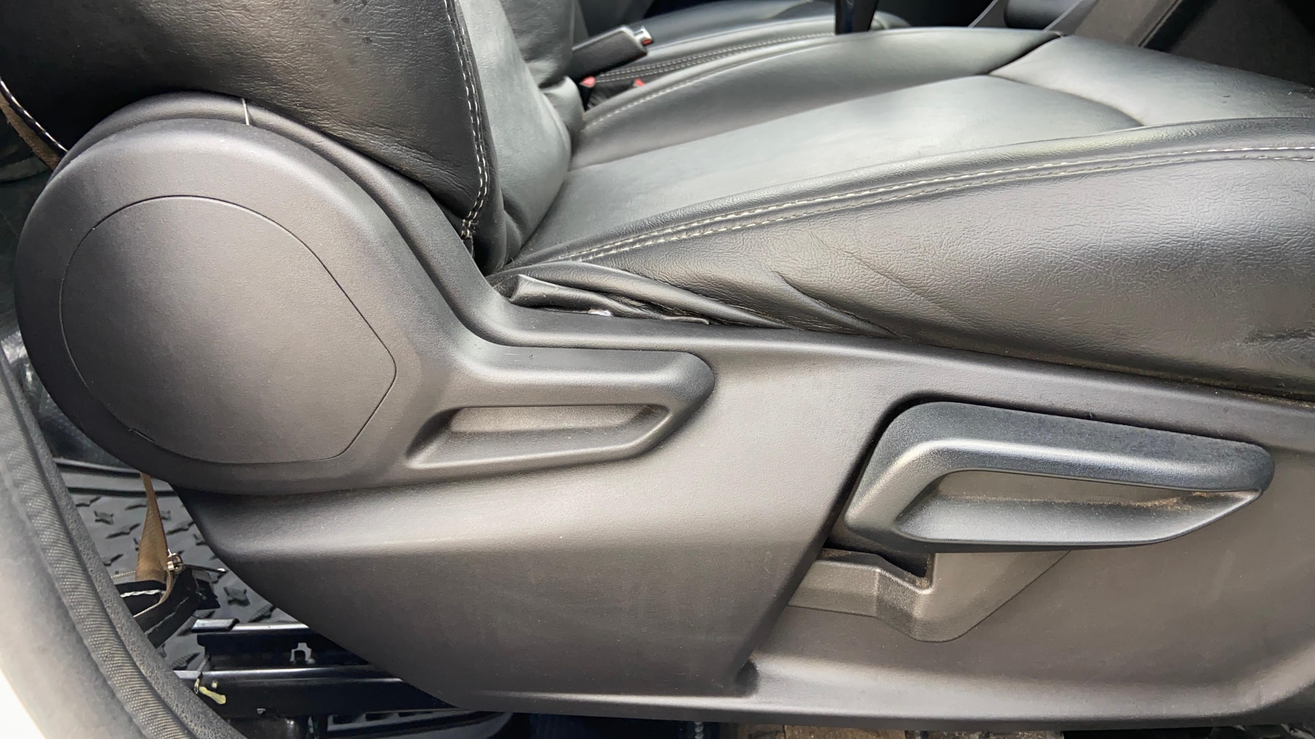 View 2022 Tata Tiago NRG XZ Revotron AMT Image 18 Used 2022 Tata Tiago NRG XZ Revotron AMT Image 18