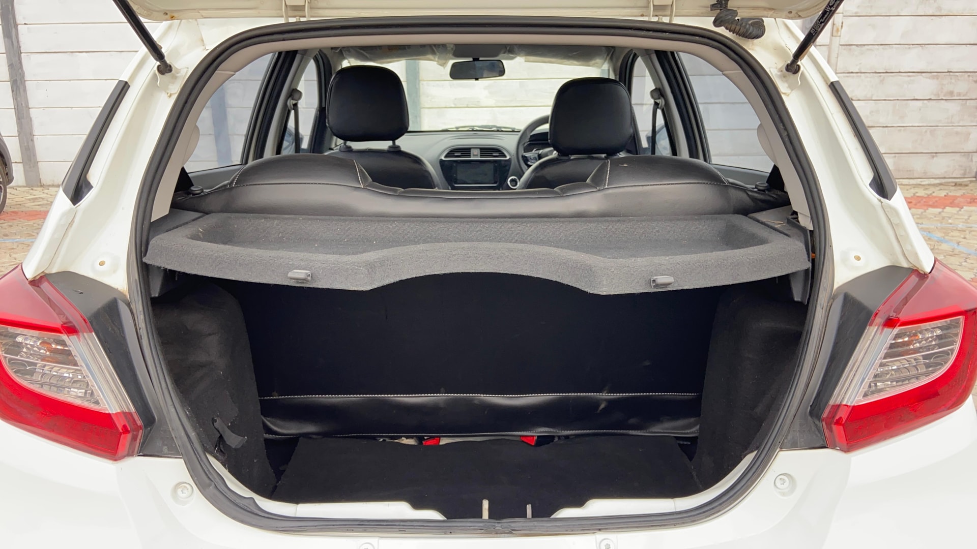 View 2022 Tata Tiago NRG XZ Revotron AMT Image 10 Used 2022 Tata Tiago NRG XZ Revotron AMT Image 10