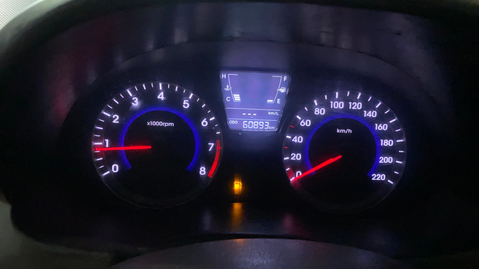 View 2015 Hyundai Fluidic Verna 1.4 VTVT CX Image 34 Used 2015 Hyundai Fluidic Verna 1.4 VTVT CX Image 34