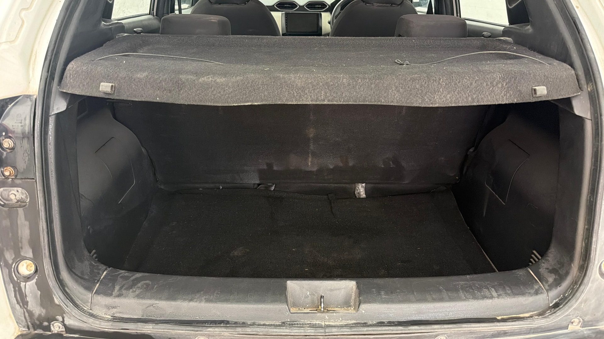 View 2022 Nissan Magnite XE Image 10 Used 2022 Nissan Magnite XE Image 10