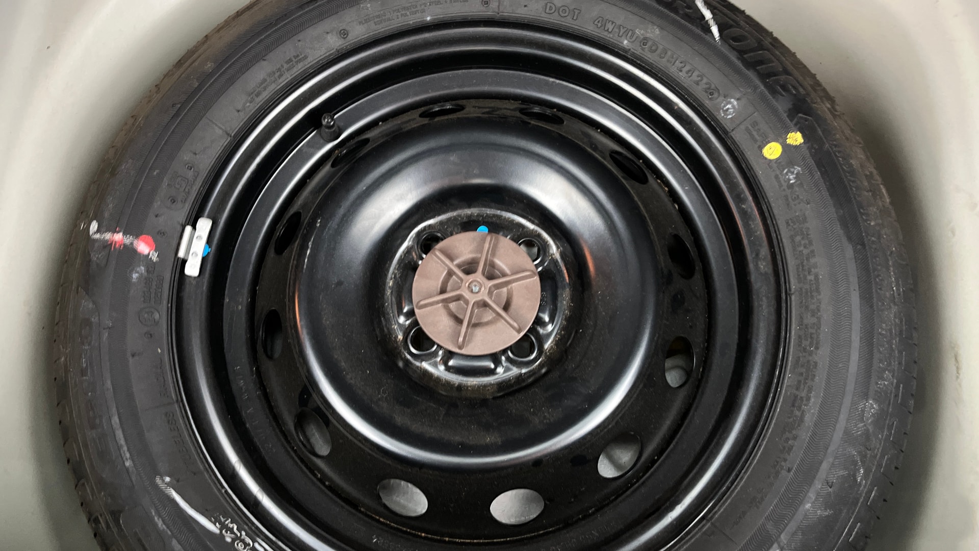 View 2022 Maruti Suzuki 1000 Base Variant Image 25 Used 2022 Maruti Suzuki 1000 Base Variant Image 25