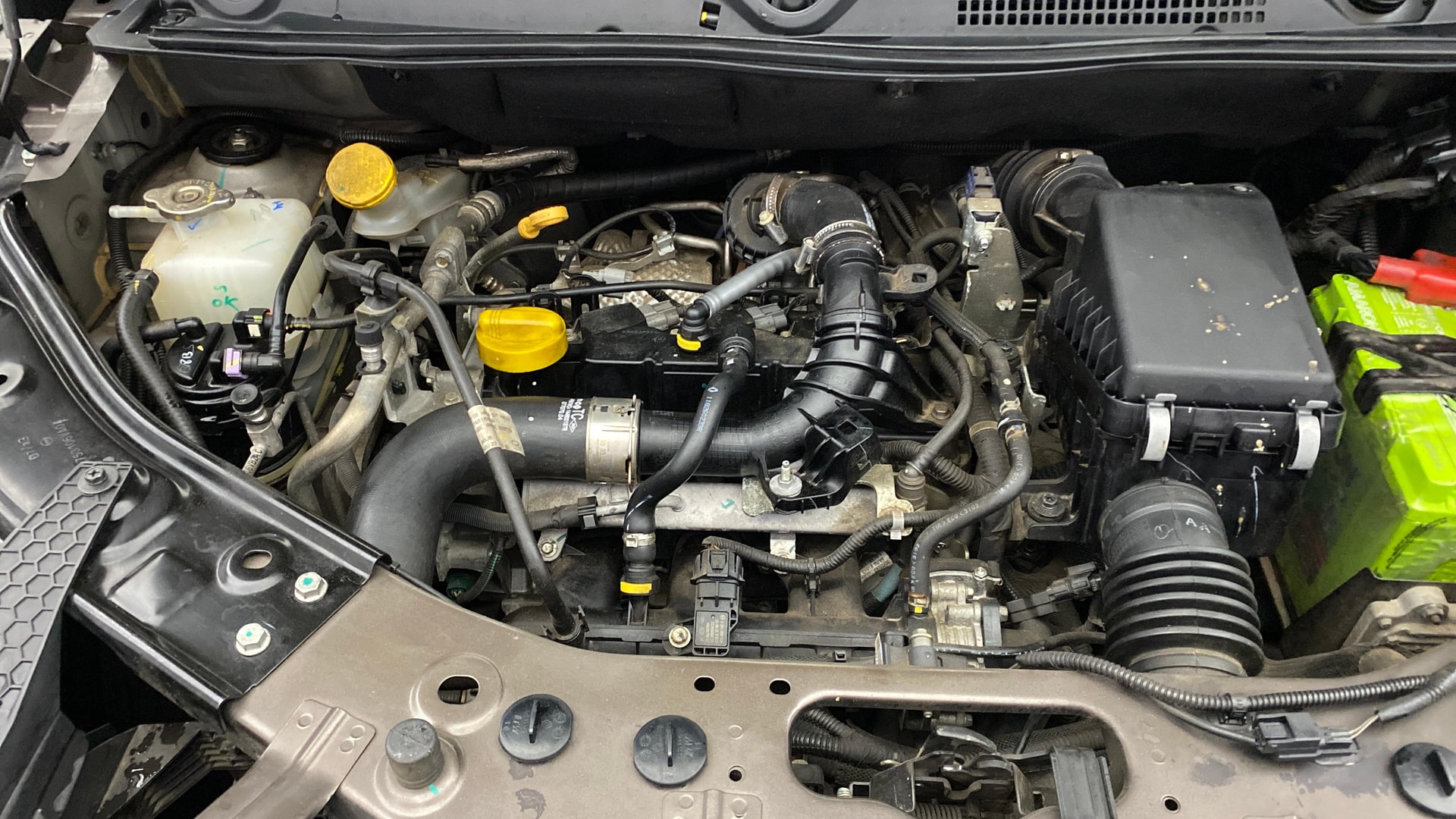 View 2023 Nissan Magnite Turbo XV Image 3 Used 2023 Nissan Magnite Turbo XV Image 3