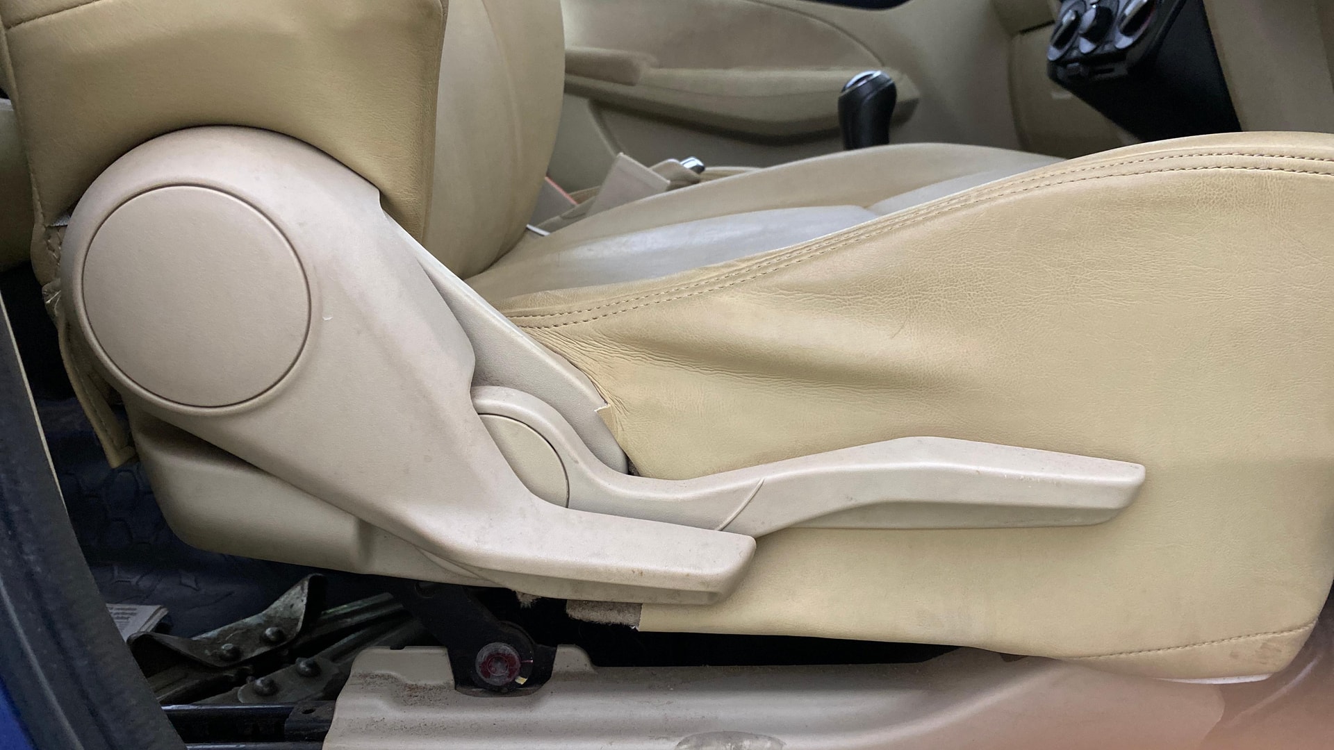 View 2019 Maruti Suzuki 1000 Base Variant Image 18 Used 2019 Maruti Suzuki 1000 Base Variant Image 18