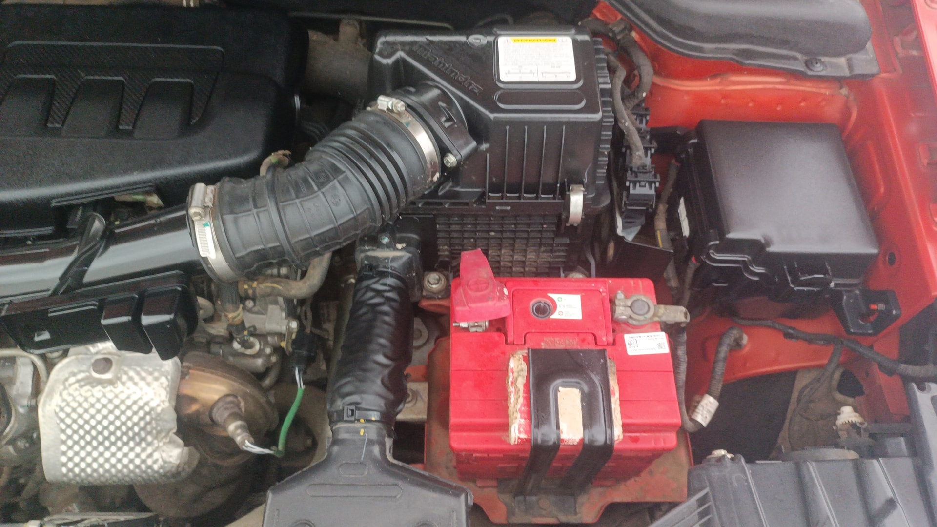 View 2019 Mahindra XUV300 W4 Petrol BS IV Image 13 Used 2019 Mahindra XUV300 W4 Petrol BS IV Image 13