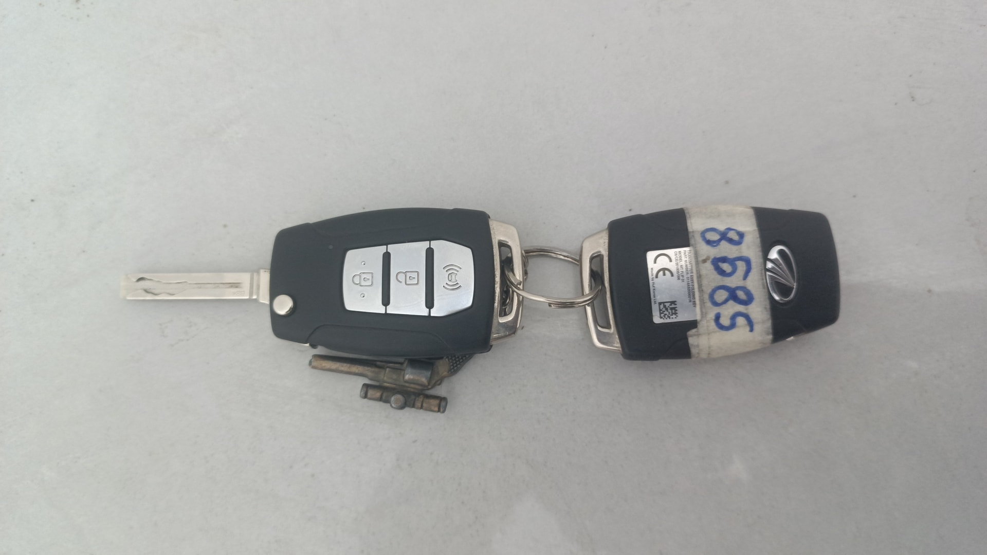 View 2019 Mahindra XUV300 W4 Petrol BS IV Image 26 Used 2019 Mahindra XUV300 W4 Petrol BS IV Image 26