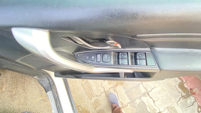 View Mahindra XUV500 Image 41 Used Mahindra XUV500 Image 41