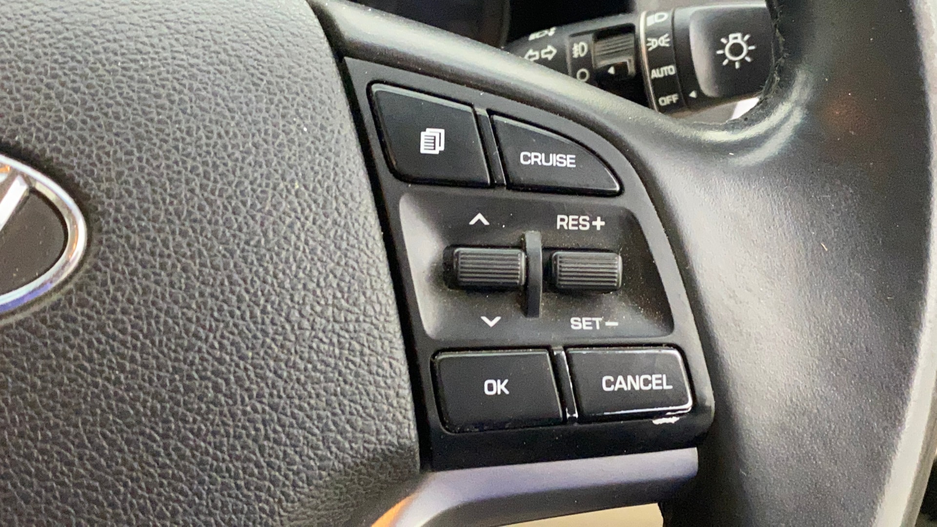View 2018 Hyundai Tucson R 2.0 6-Speed Automatic GL BS IV Image 3 Used 2018 Hyundai Tucson R 2.0 6-Speed Automatic GL BS IV Image 3