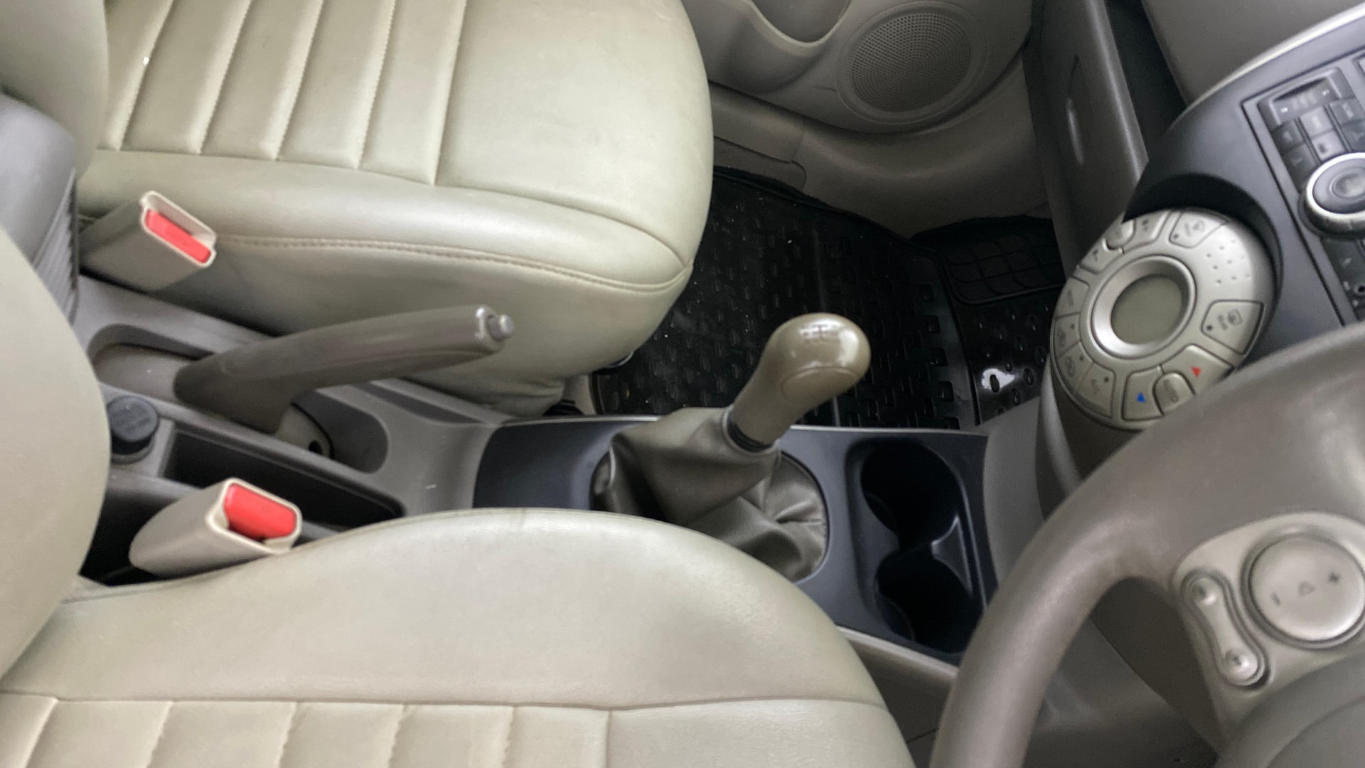 View 2014 Nissan Sunny XL Petrol Image 37 Used 2014 Nissan Sunny XL Petrol Image 37