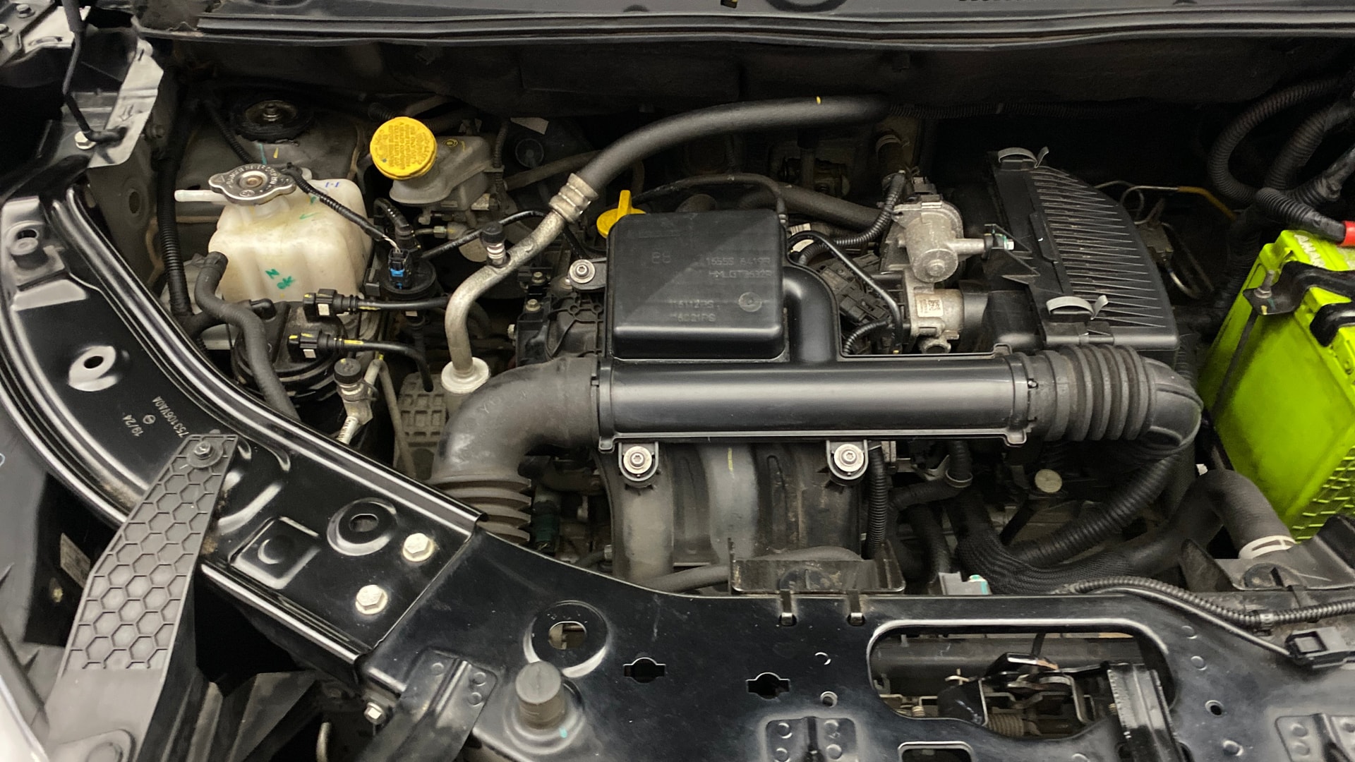 View 2024 Nissan Magnite XV Image 3 Used 2024 Nissan Magnite XV Image 3
