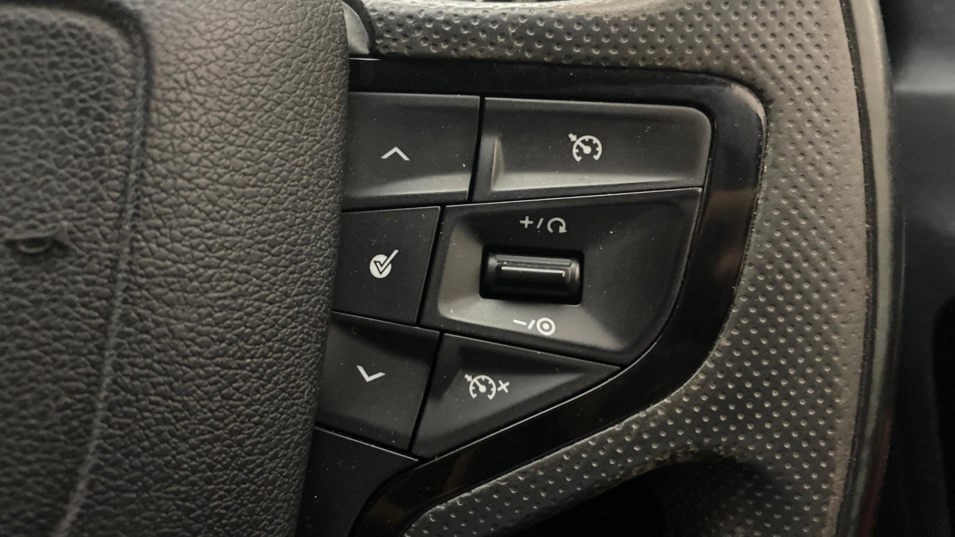 View 2023 Tata Harrier XE Image 3 Used 2023 Tata Harrier XE Image 3