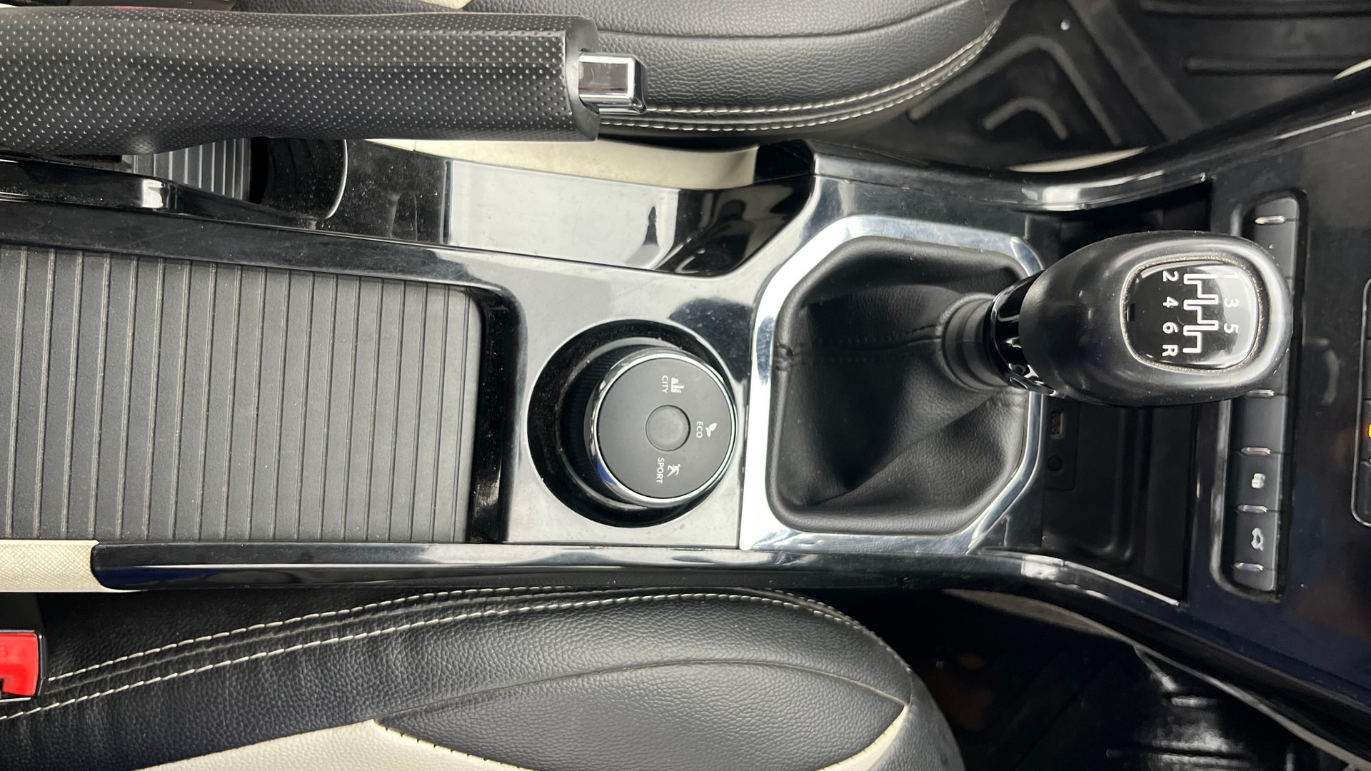 View 2021 Tata Nexon Revotron XE Image 39 Used 2021 Tata Nexon Revotron XE Image 39