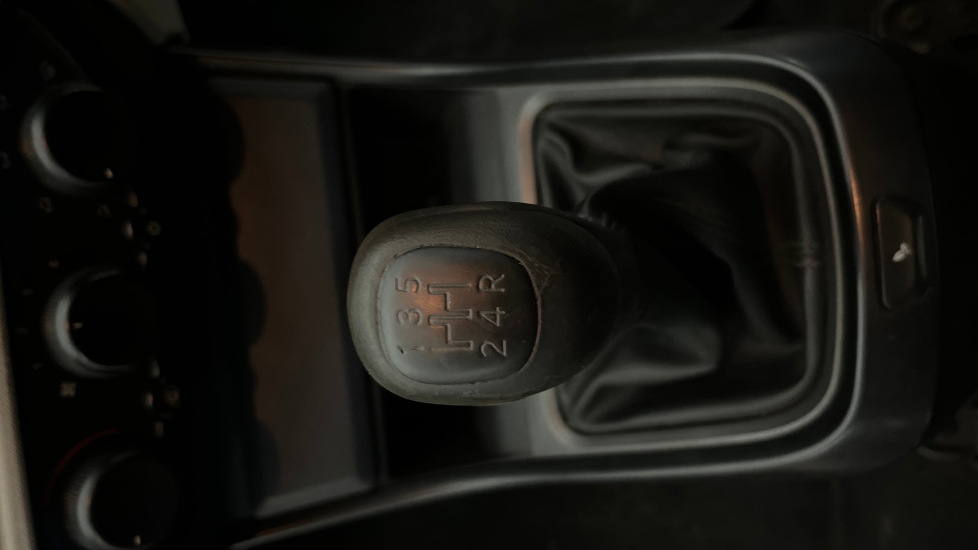 View 2022 Tata Altroz XE Petrol Image 39 Used 2022 Tata Altroz XE Petrol Image 39