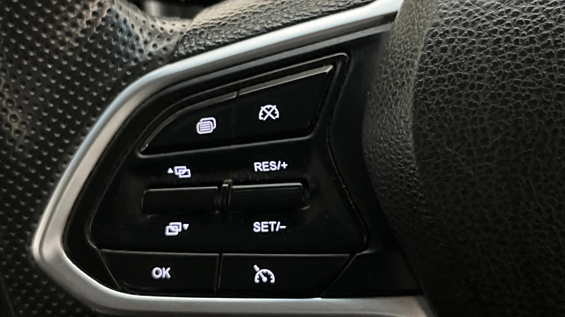 View 2020 MG Hector Sharp Hybrid BS IV Image 3 Used 2020 MG Hector Sharp Hybrid BS IV Image 3